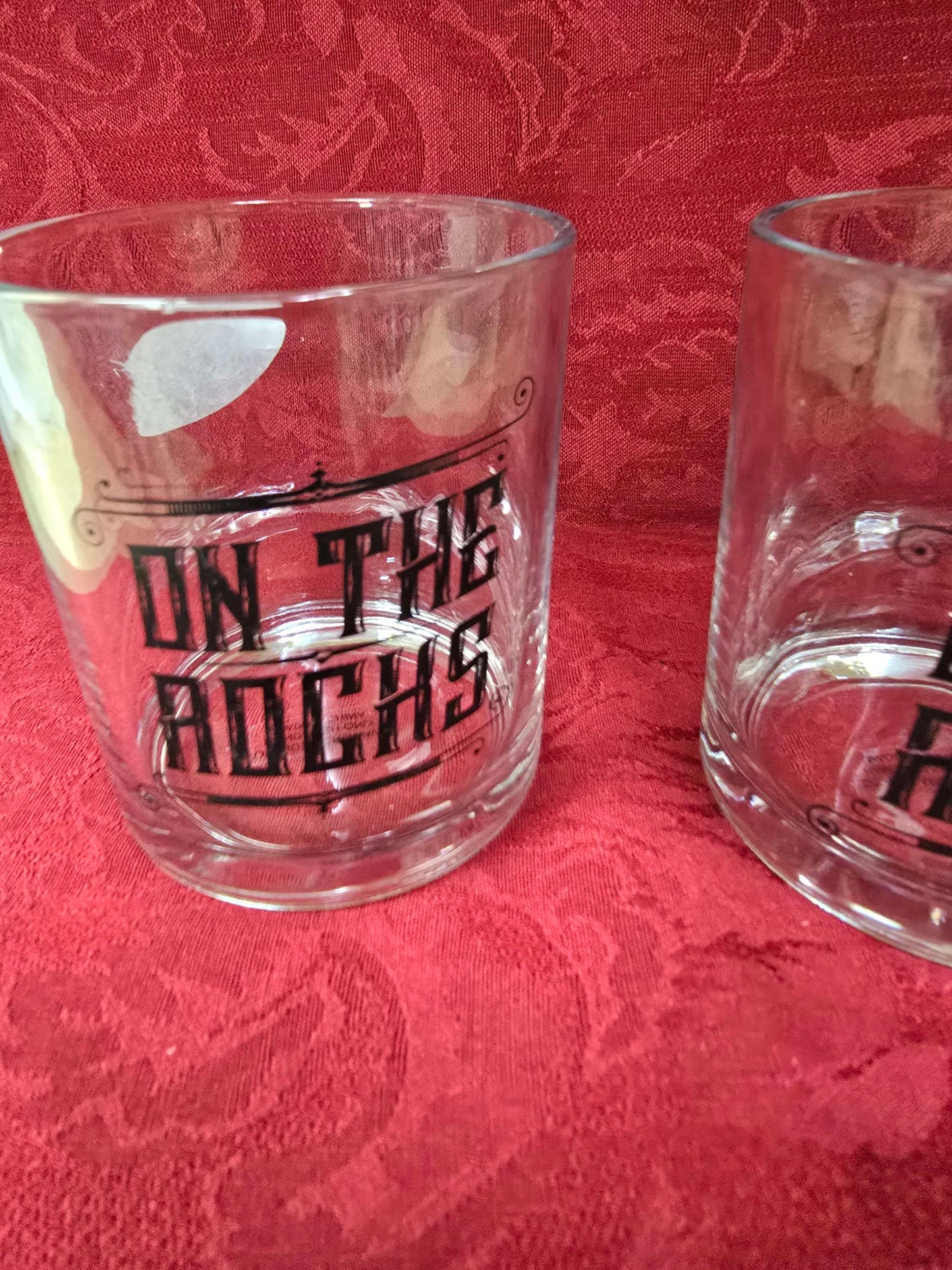 Pair on the rocks whiskey image 1