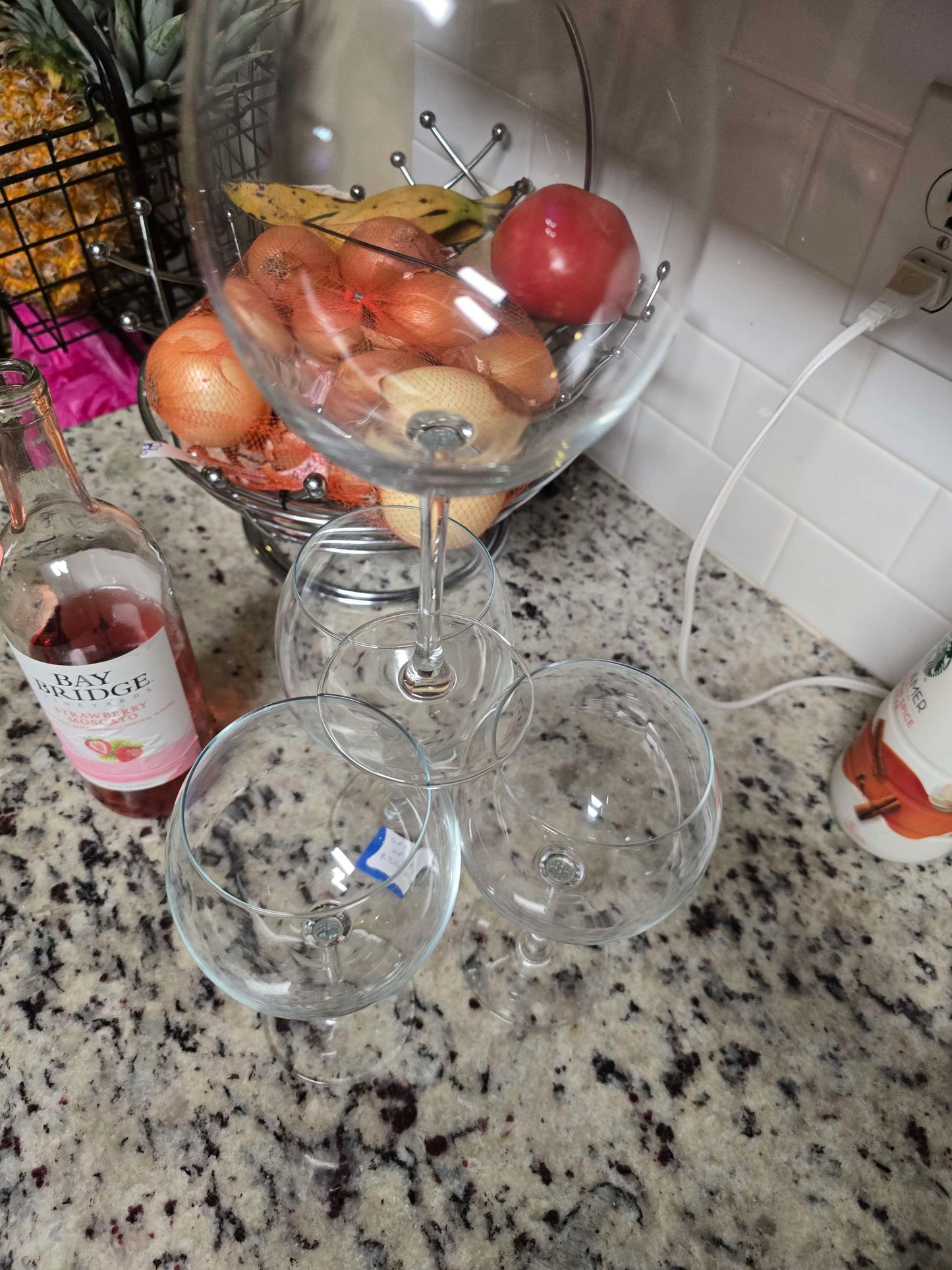 Set of 4 wine glass image 2