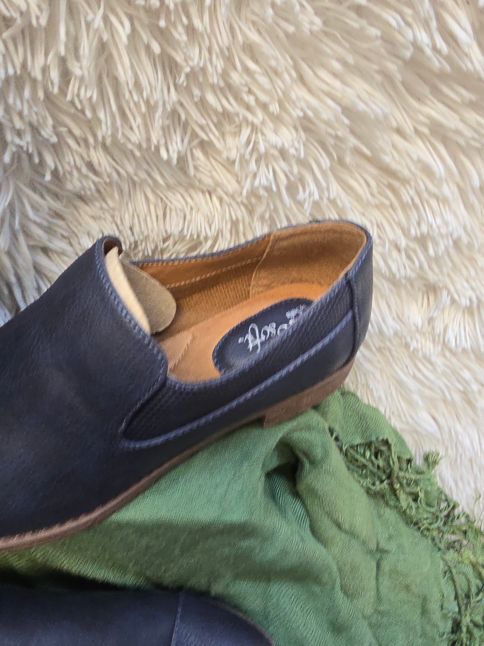 Eurosoft Women’s Waverly Navy Slip On Shoes Size 8.5 US image 3
