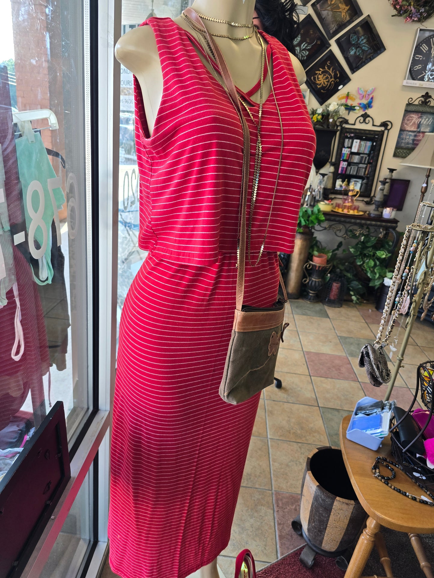 Red dress image 0