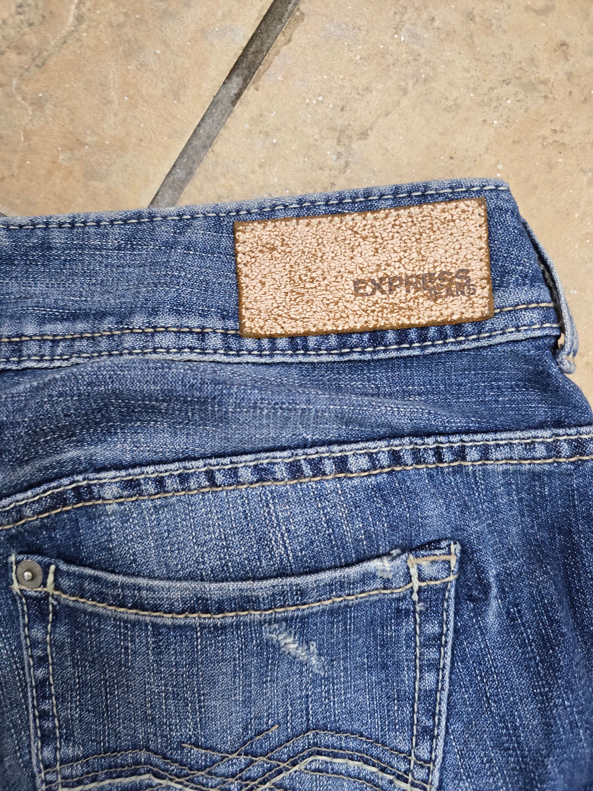 Express boyfriend jeans/denim size 8 image 2