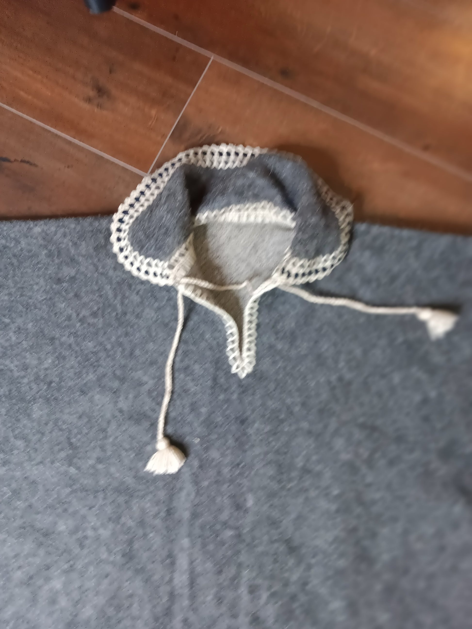 Alpaca dark gray poncho image 3