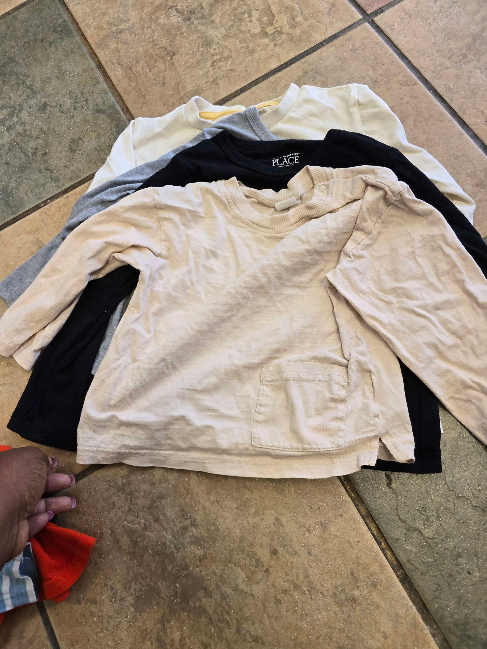2t set of shirts image 4