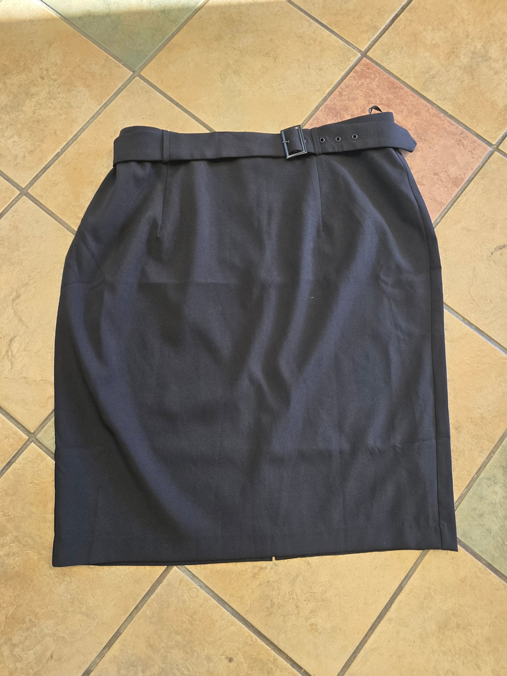 City Chic black skirt size 22 image 2