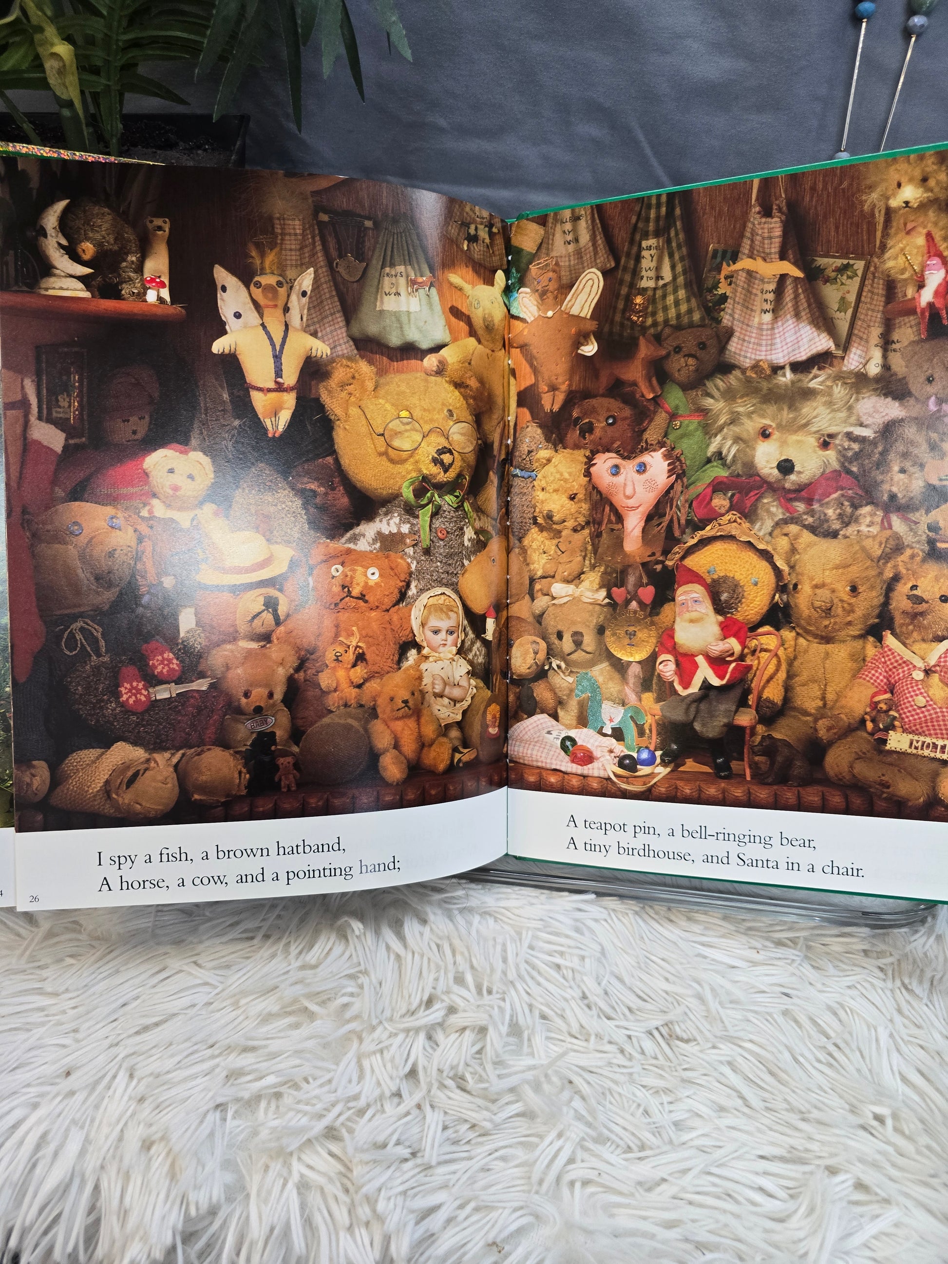 I Spy Christmas  image 2