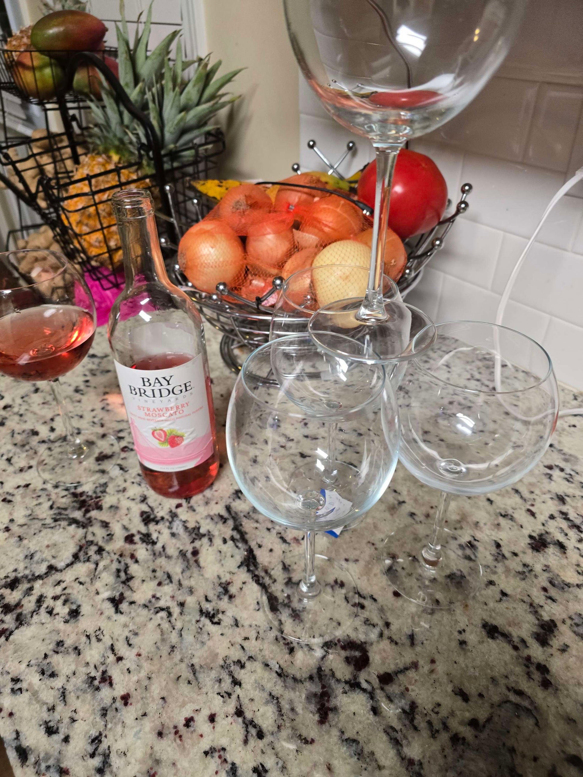 Set of 4 wine glass image 3