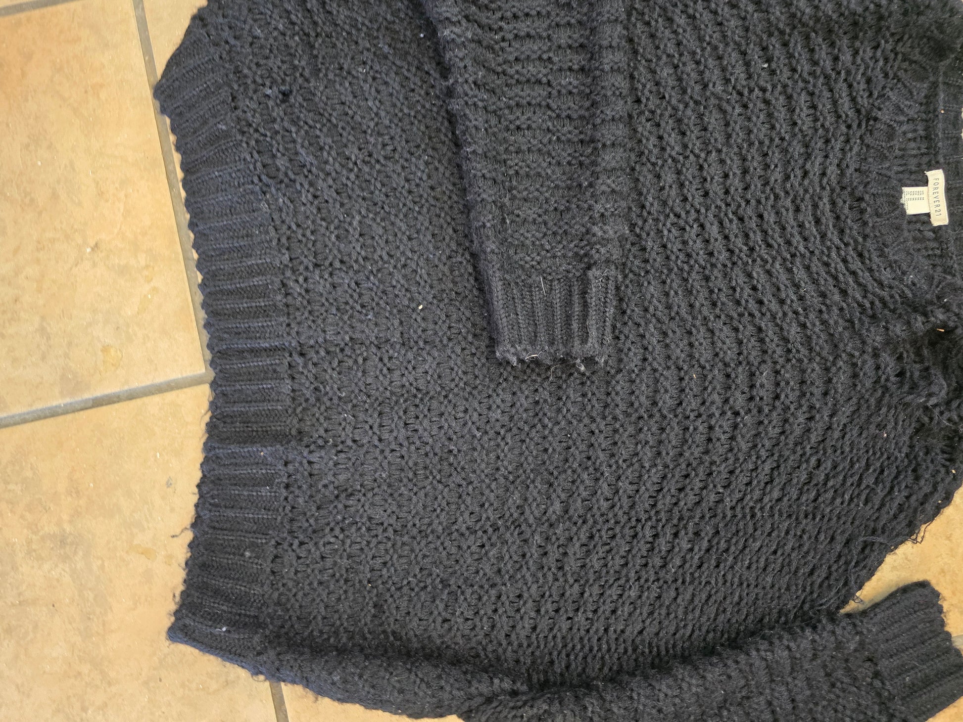 Knitted sweater size 14 image 2
