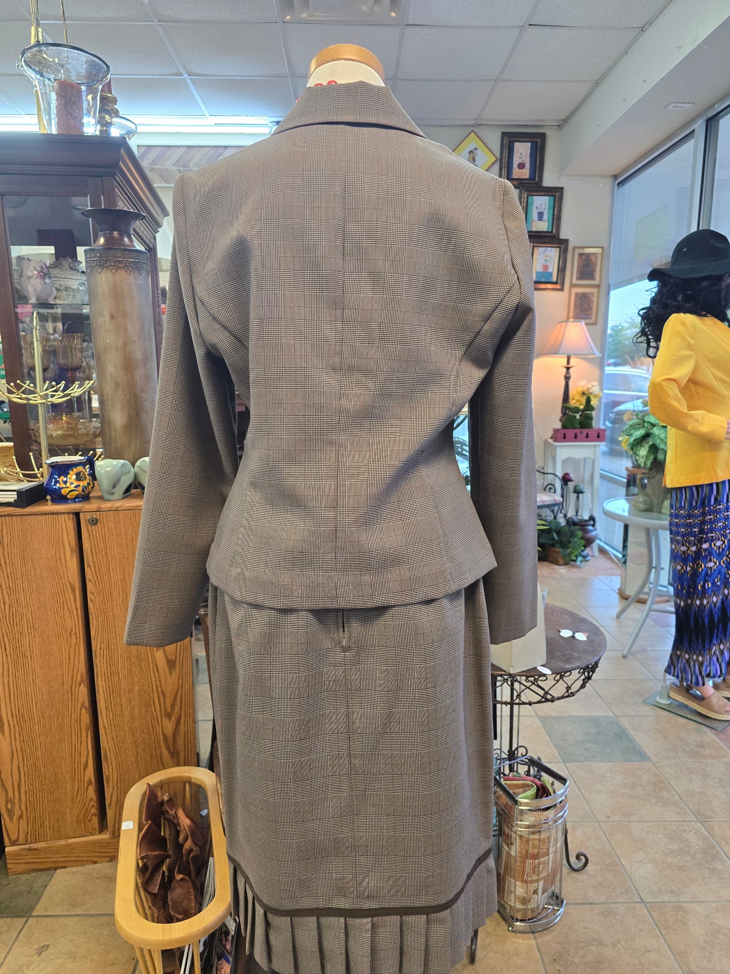 Sweet 2 piece suite size M image 6