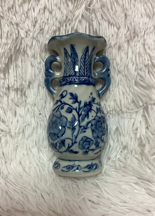 Porcelain vase blue and white image 0
