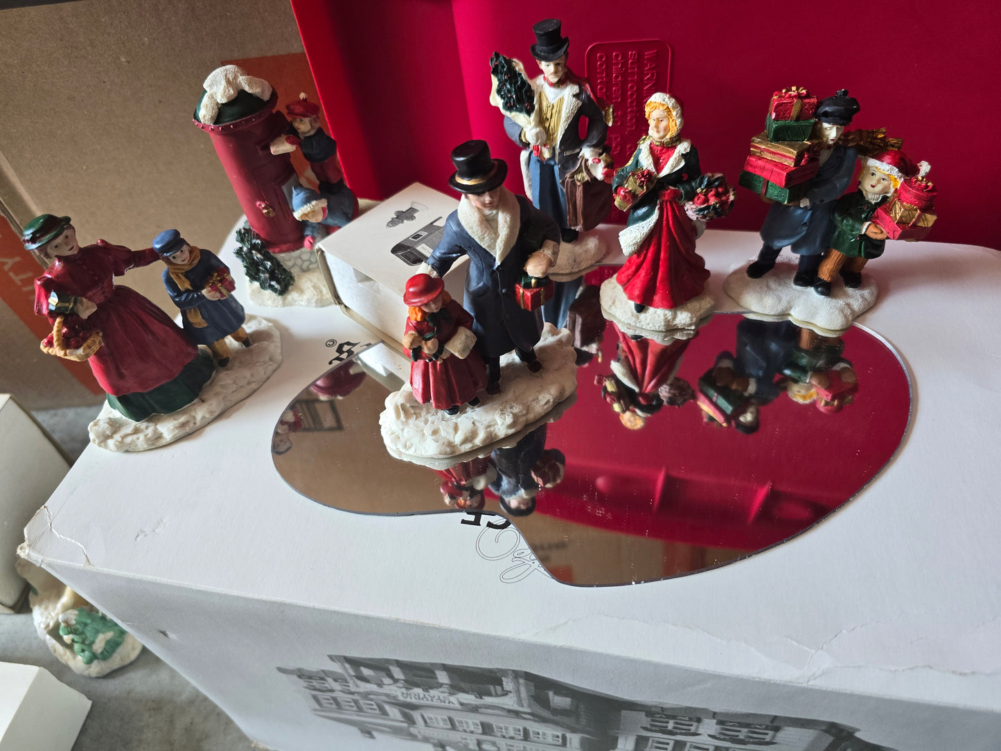 Department 56 Heritage village collection (Victoria Station) image 0