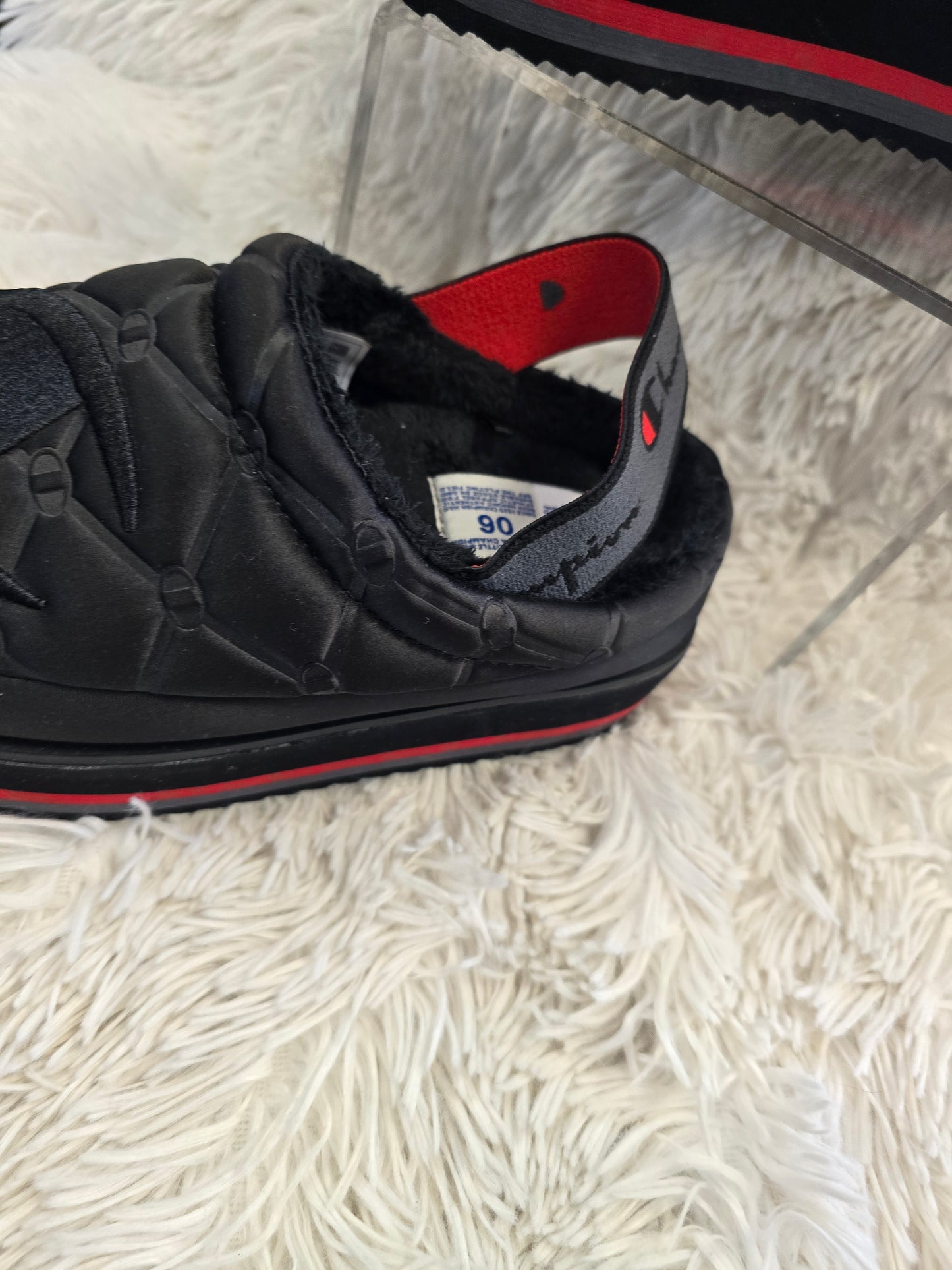 Champions soft slipper size 6 image 2