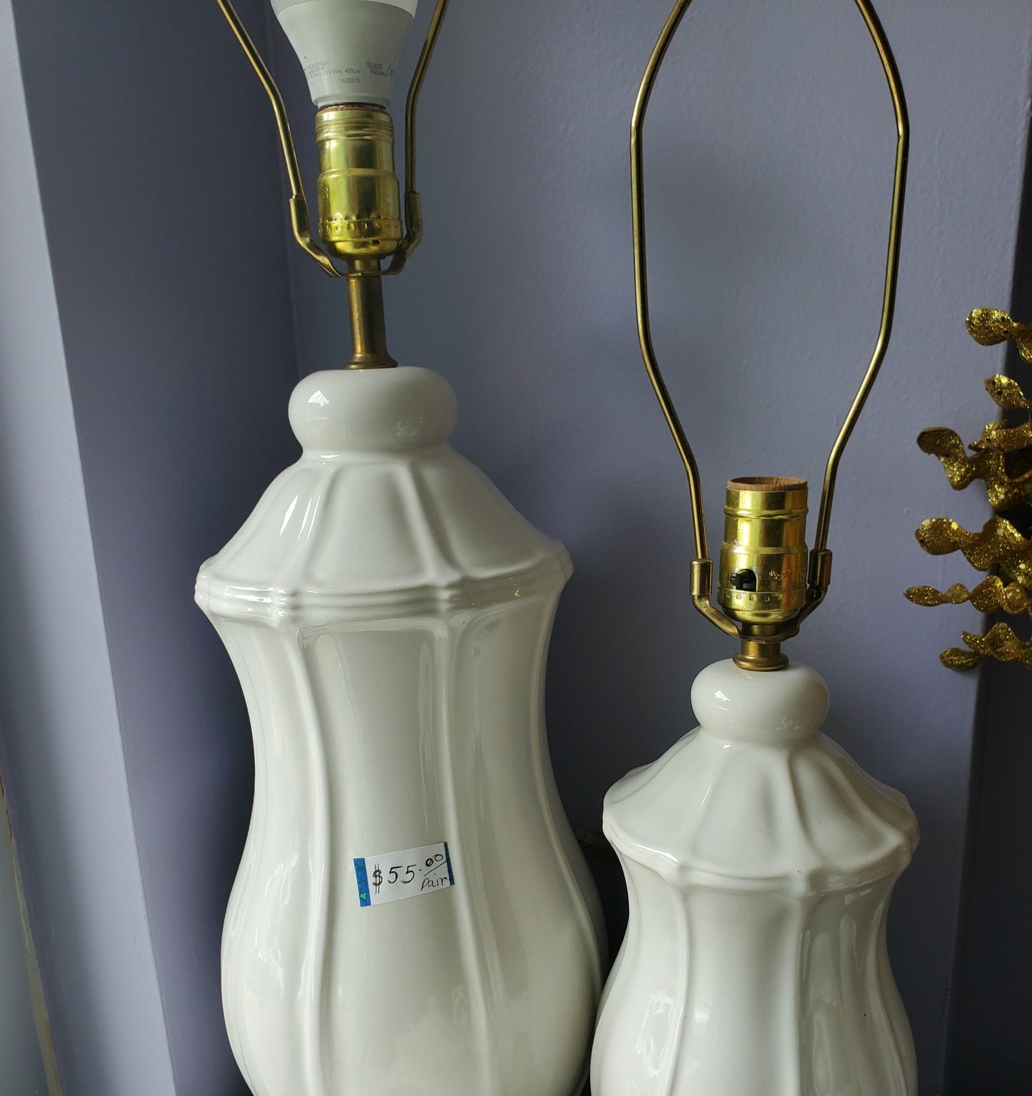 Pair white lamps image 2