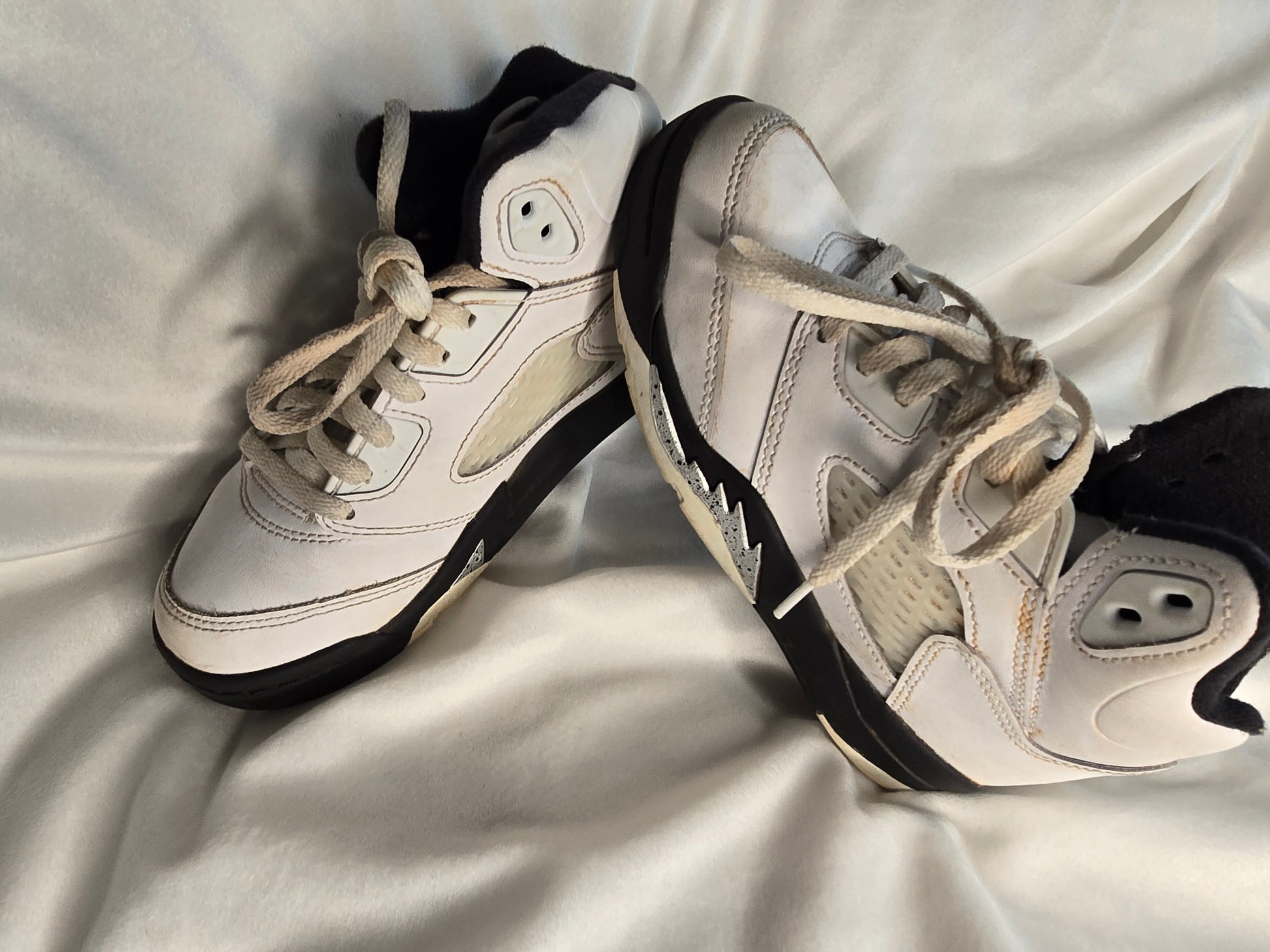 Jordan Youth White & Black Basketball Sneakers image 1