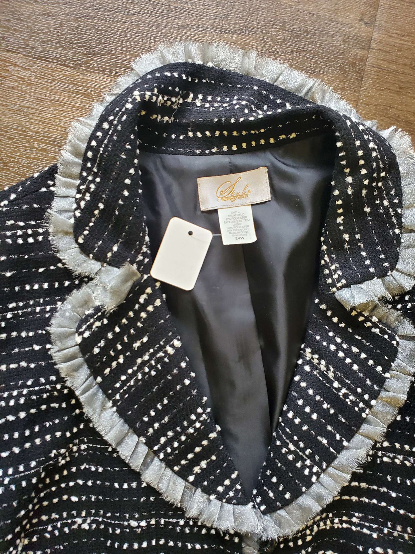 Style midnight velvet skirt suit size 24 image 1