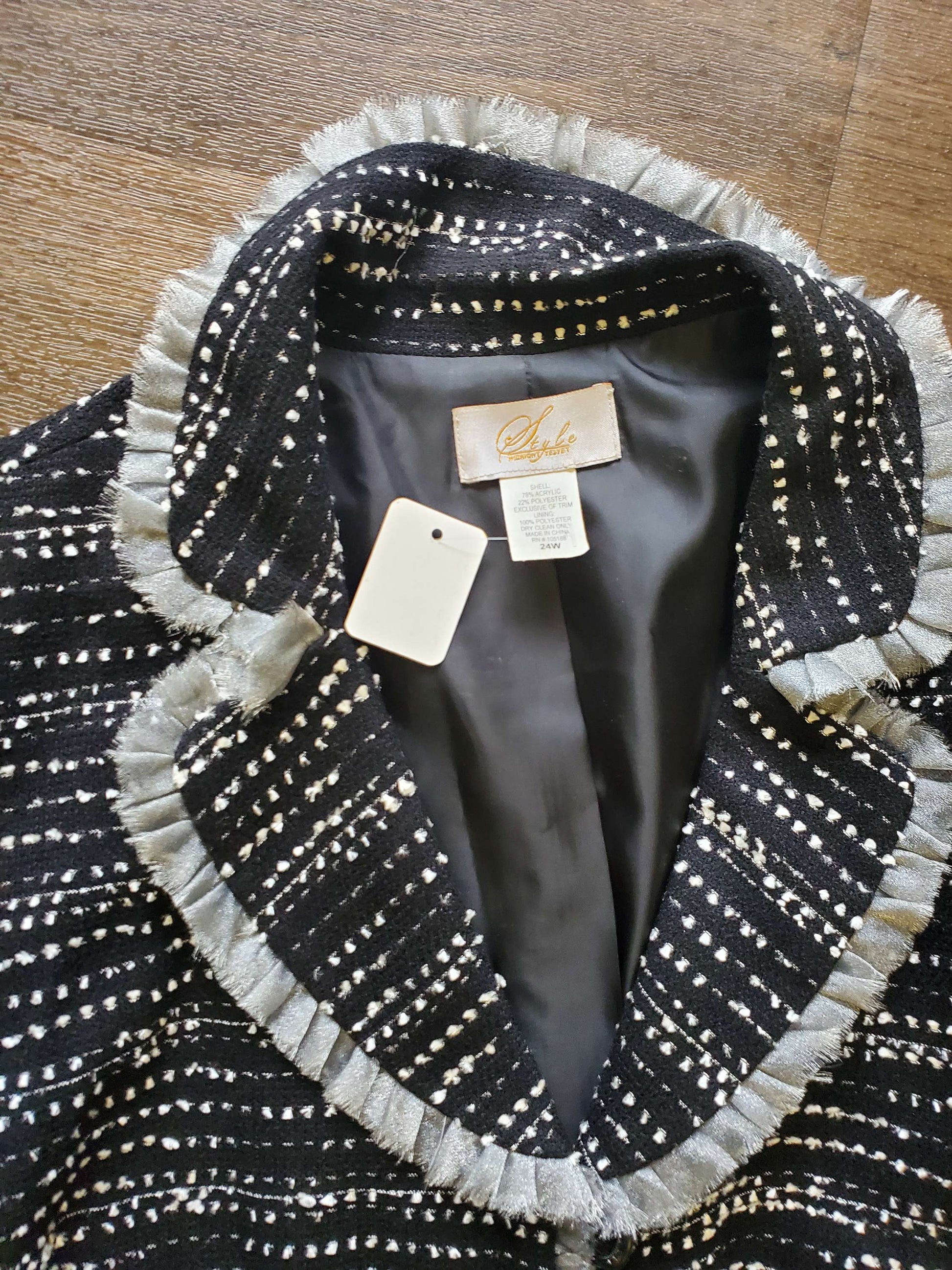 Style midnight velvet skirt suit size 24 image 1