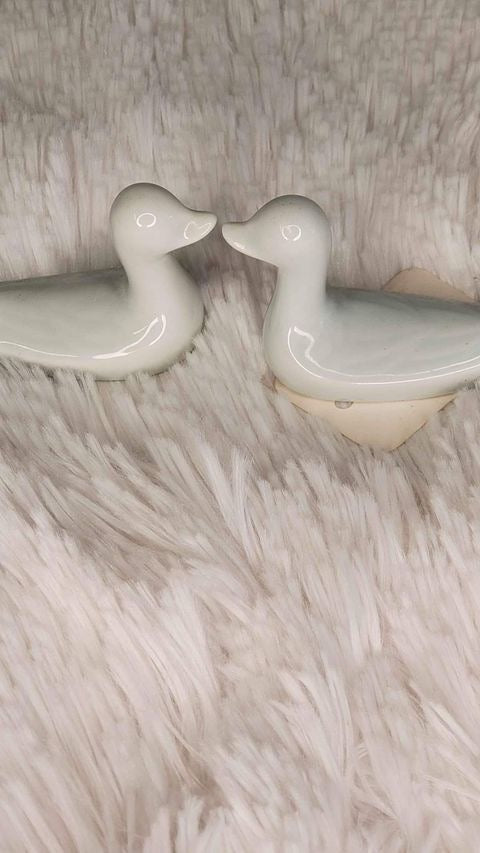 pair Porcelain birds/dove image 0