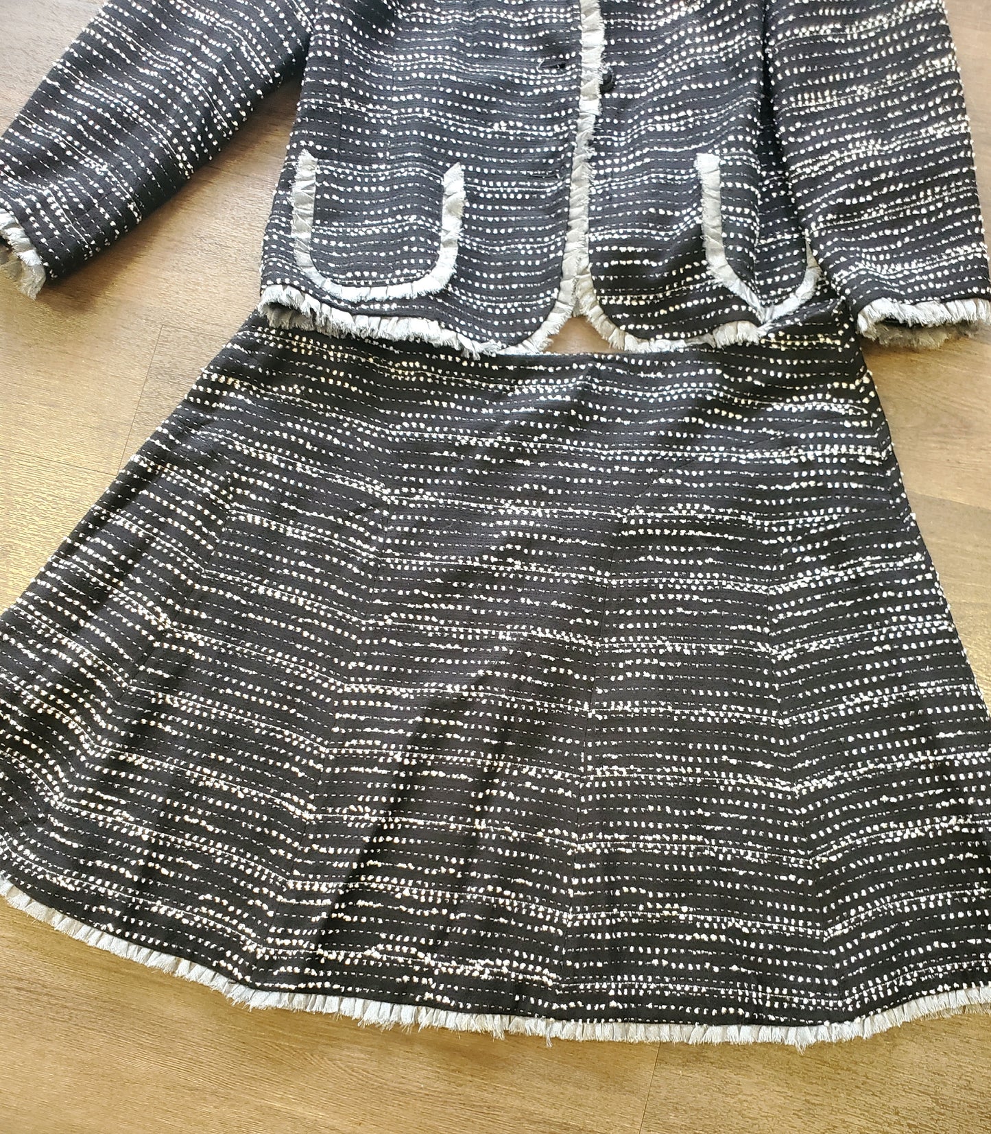 Style midnight velvet skirt suit size 24 image 6