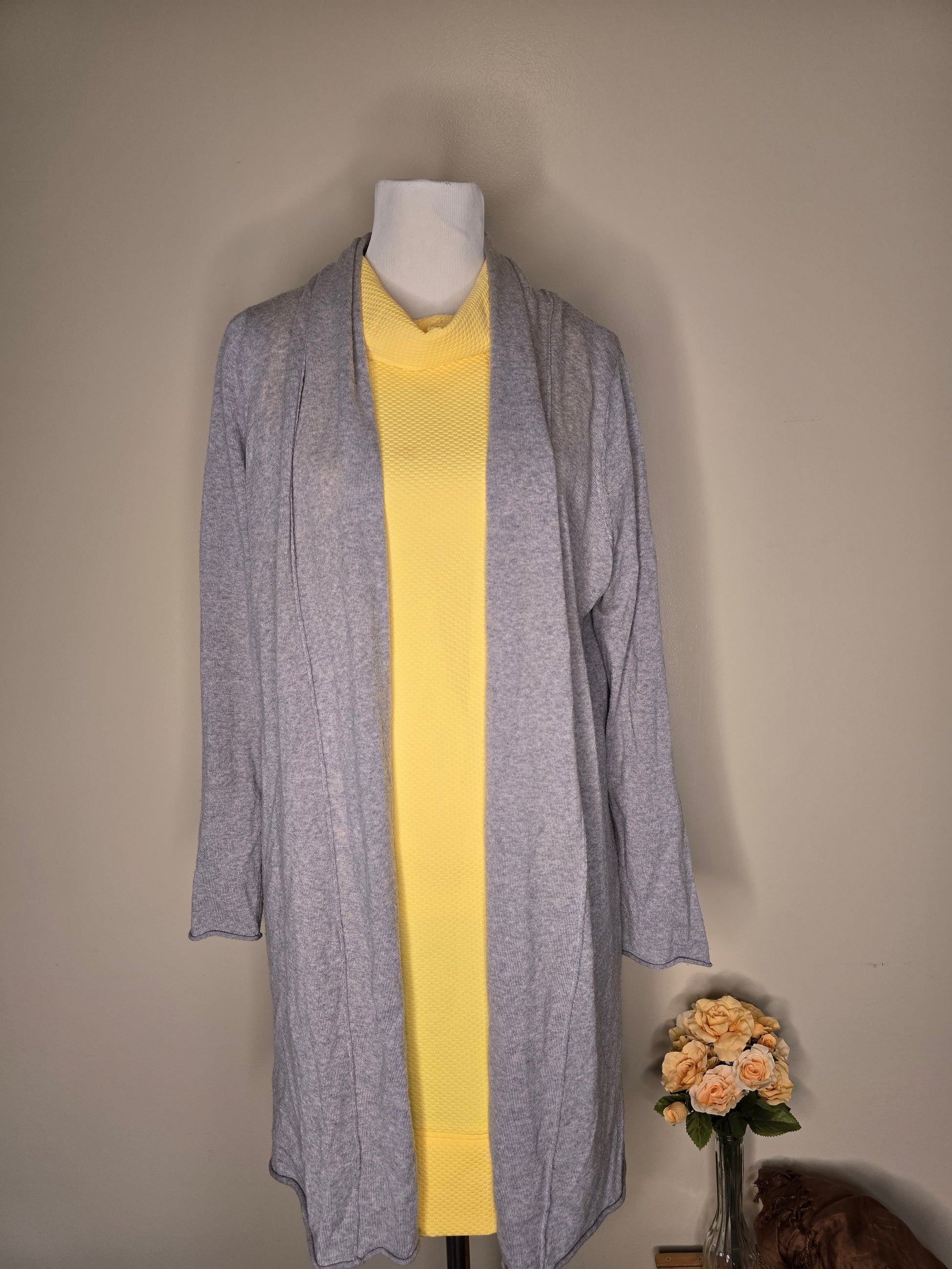 Long lightweight sweater XL image 1