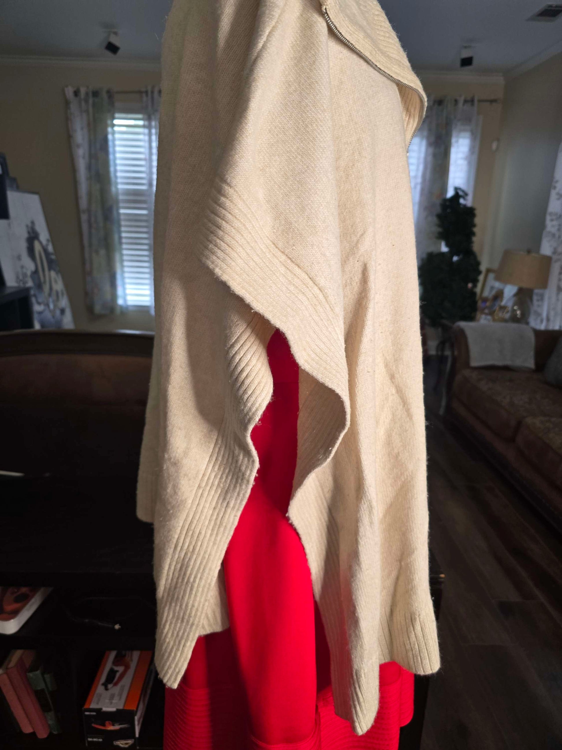 H/M ivory poncho image 4
