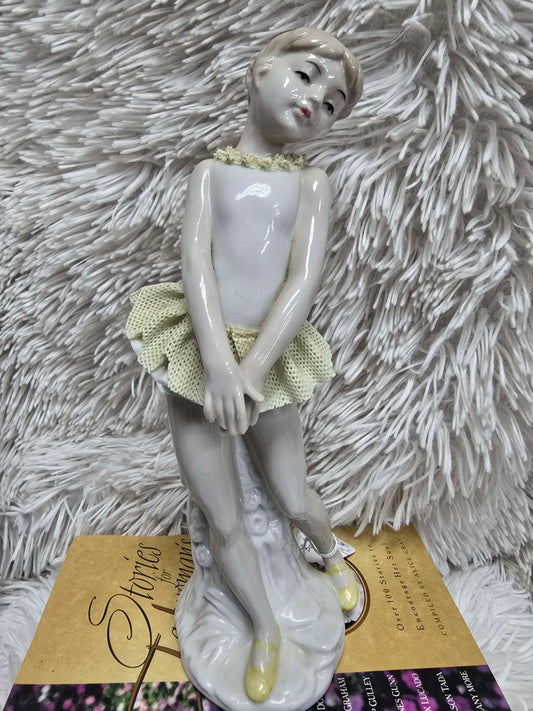 Ceramic ballerina image 1