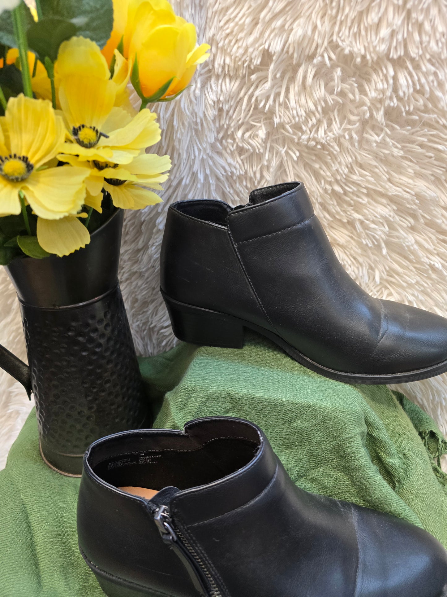 Time and true ankle boots size 8 image 1