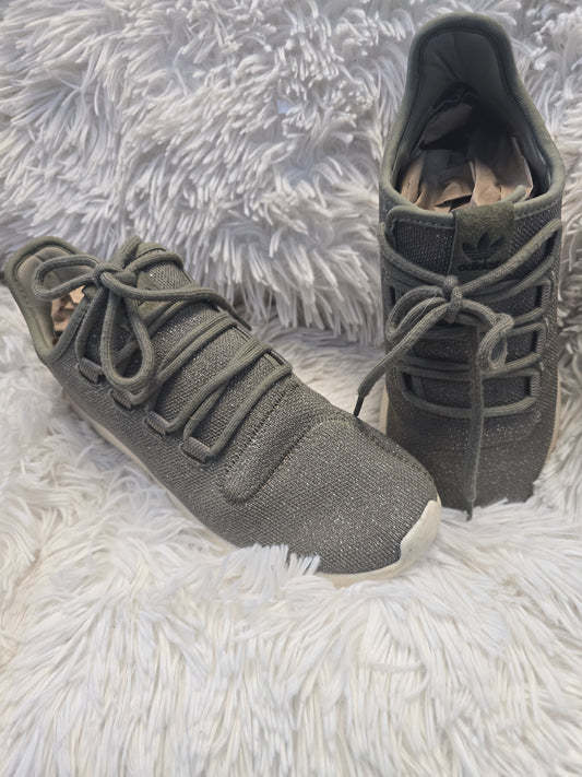 Women Adidas size 8 shoe image 1