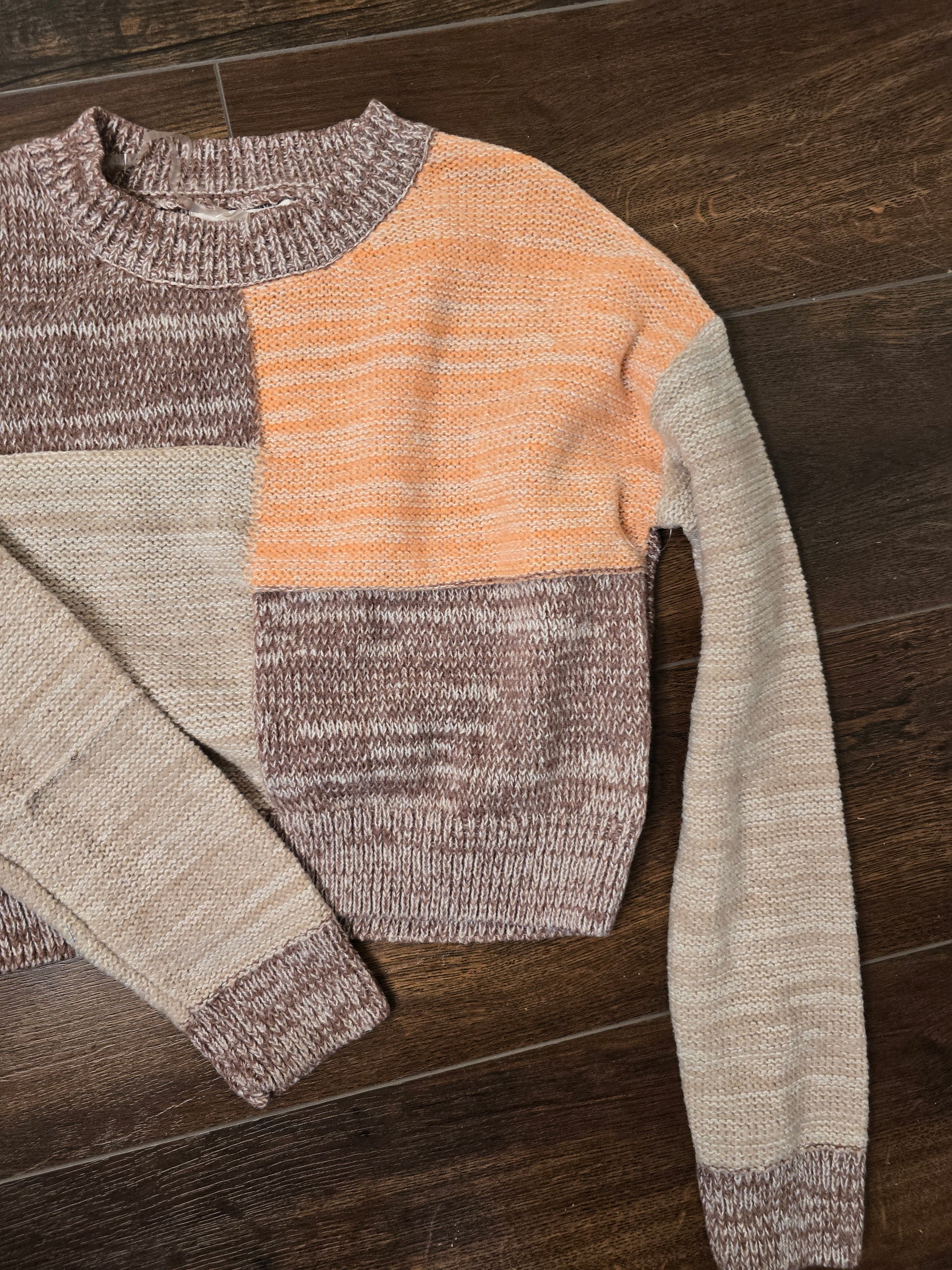Crop top sweater size M image 5