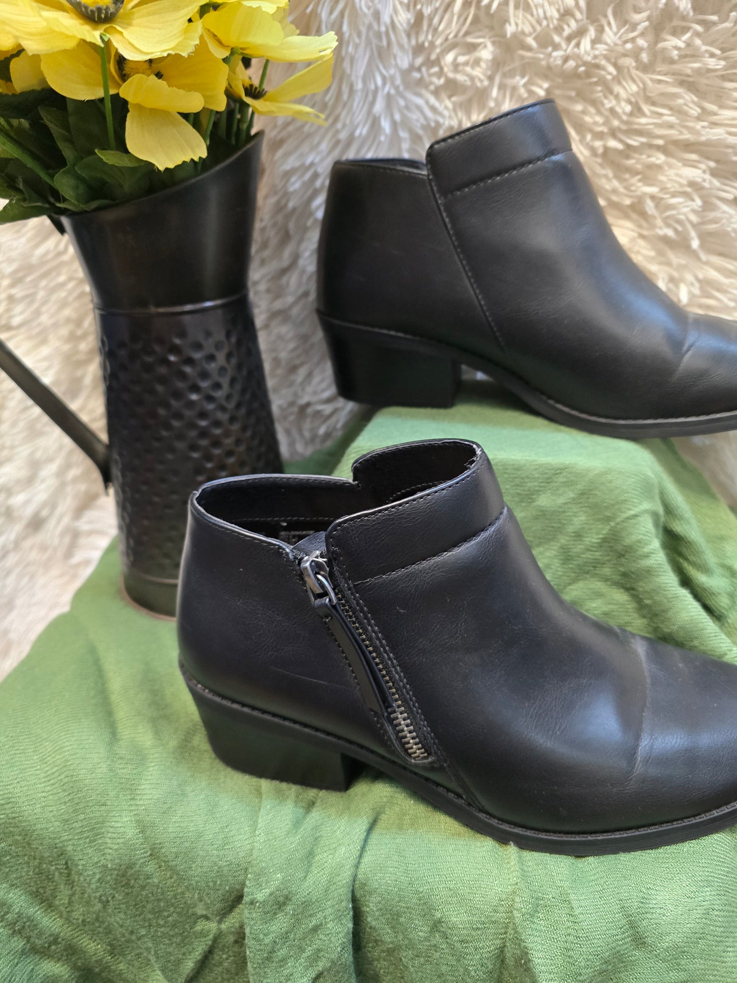 Time and true ankle boots size 8 image 2