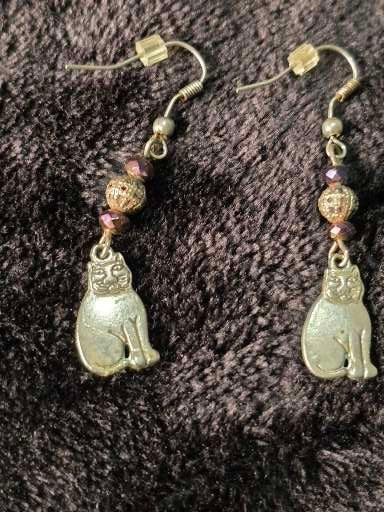 Cat earring image 1