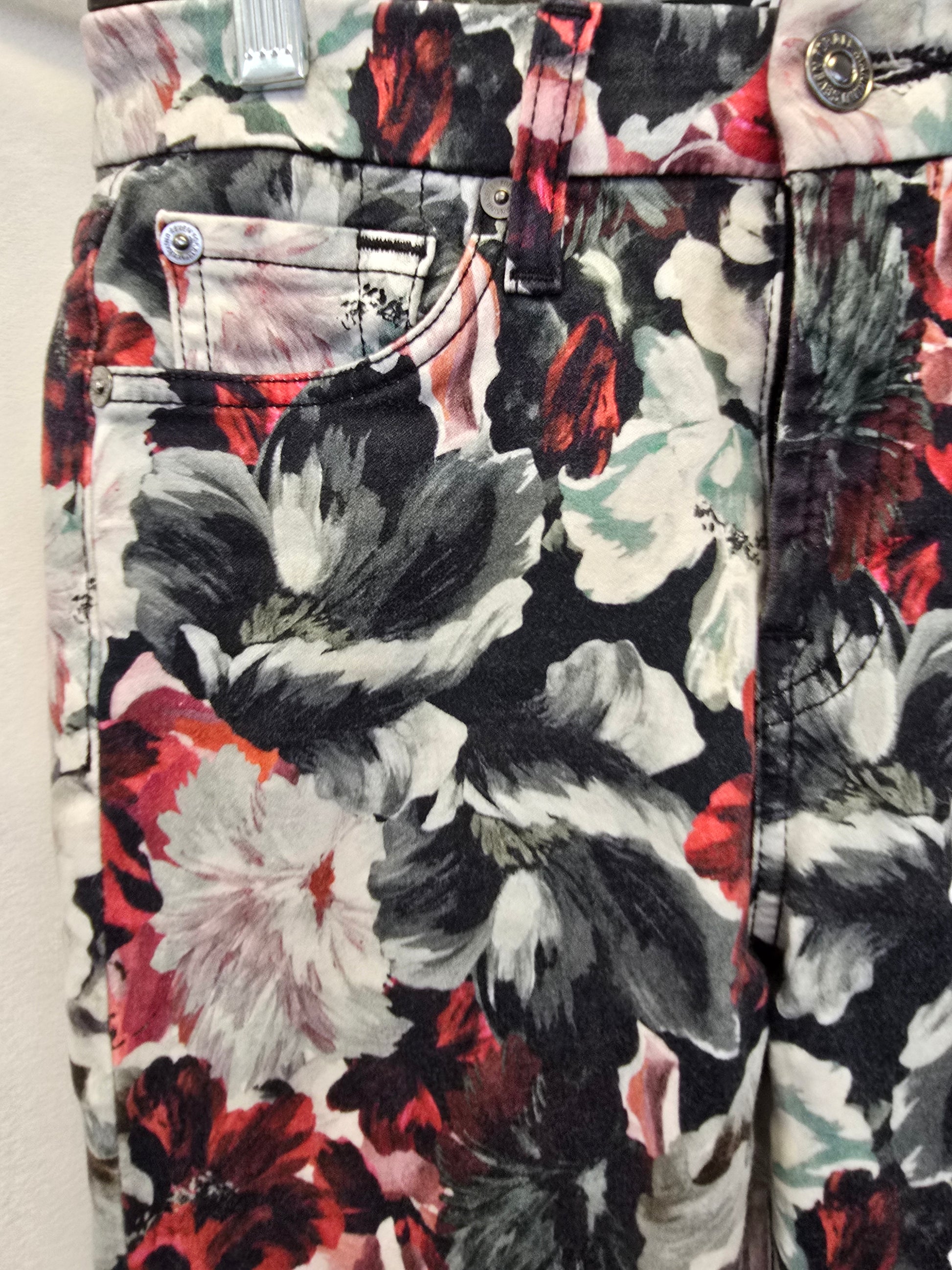 For all mankind floral pants size 28 image 3