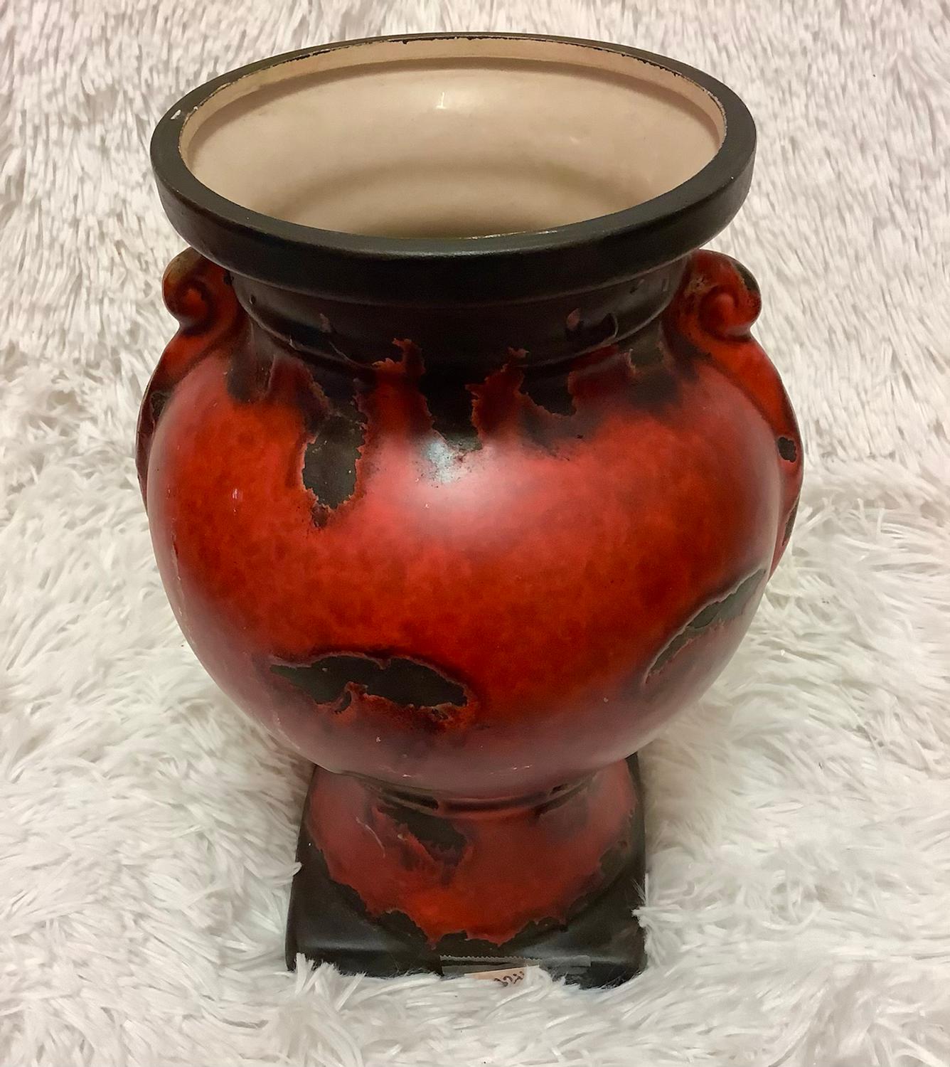 Red flower vase image 5