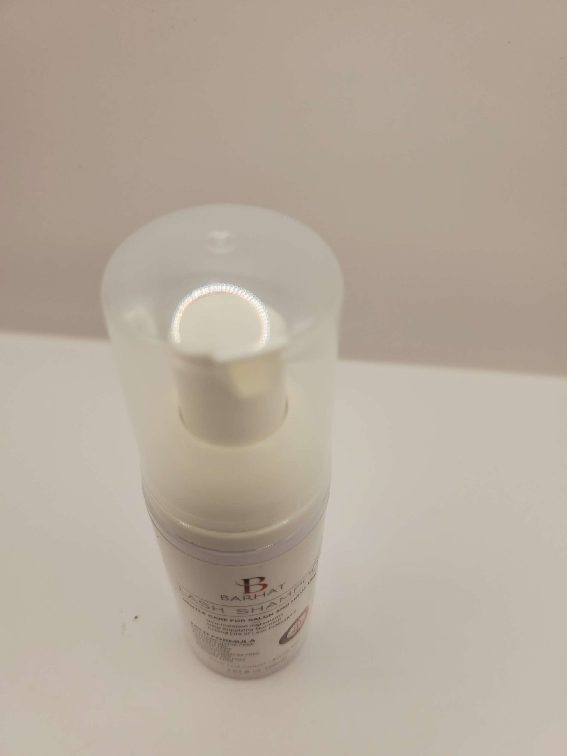 Lash shampoo and brush image 1