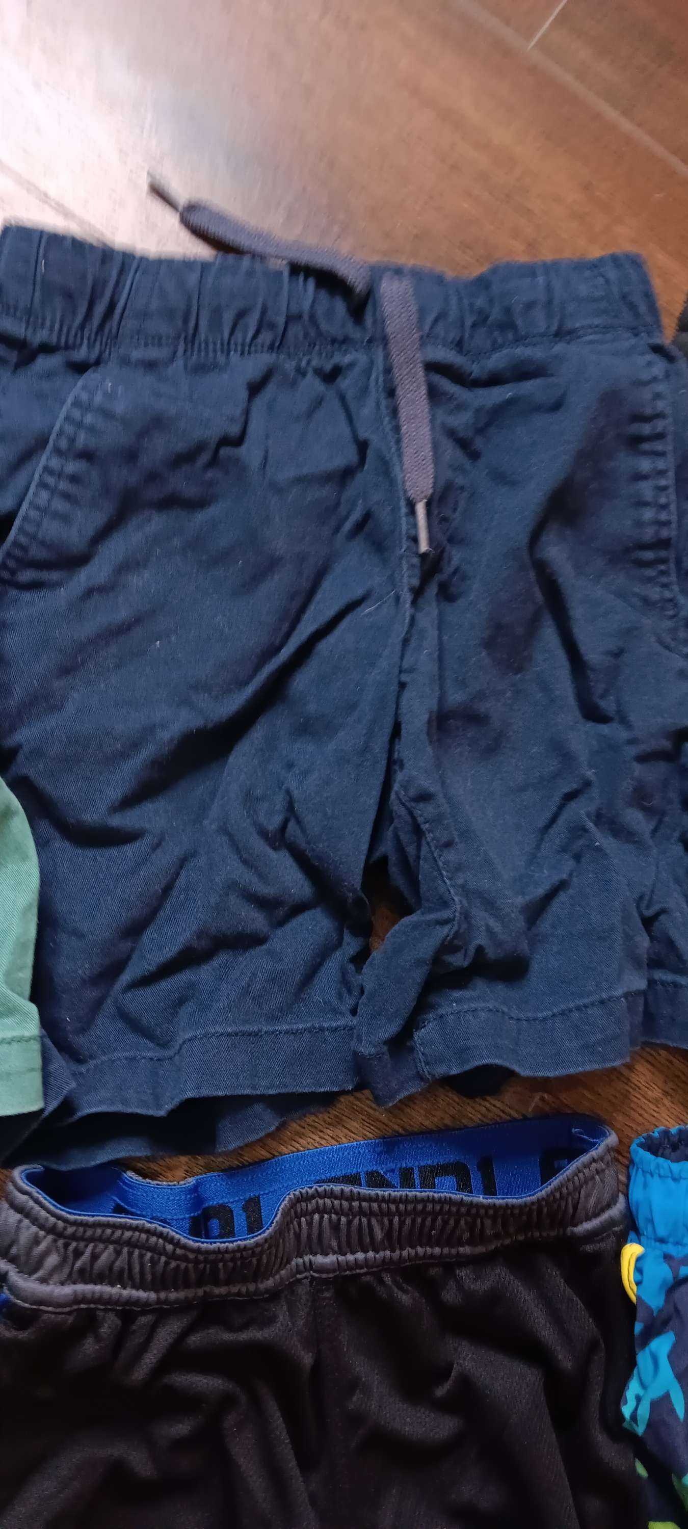 set of Boys shorts size (m) image 4