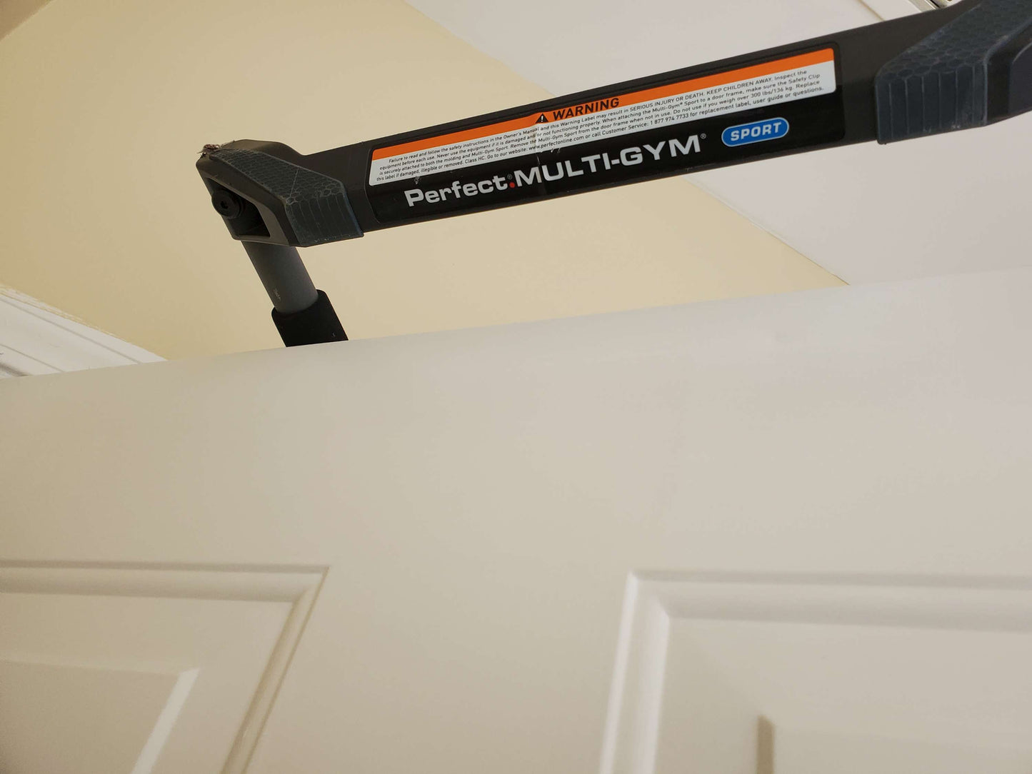 Pull up bar image 1