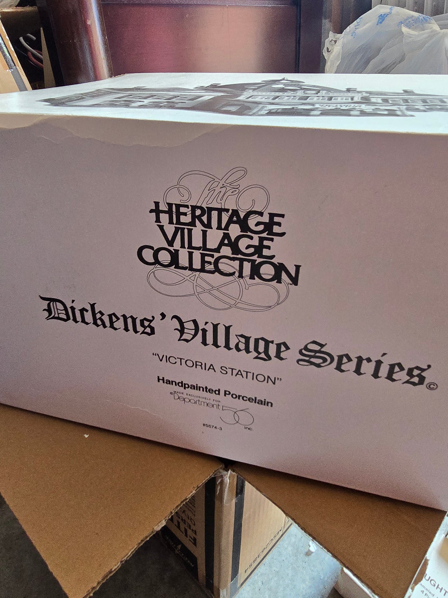 Department 56 Heritage village collection (Victoria Station) image 8
