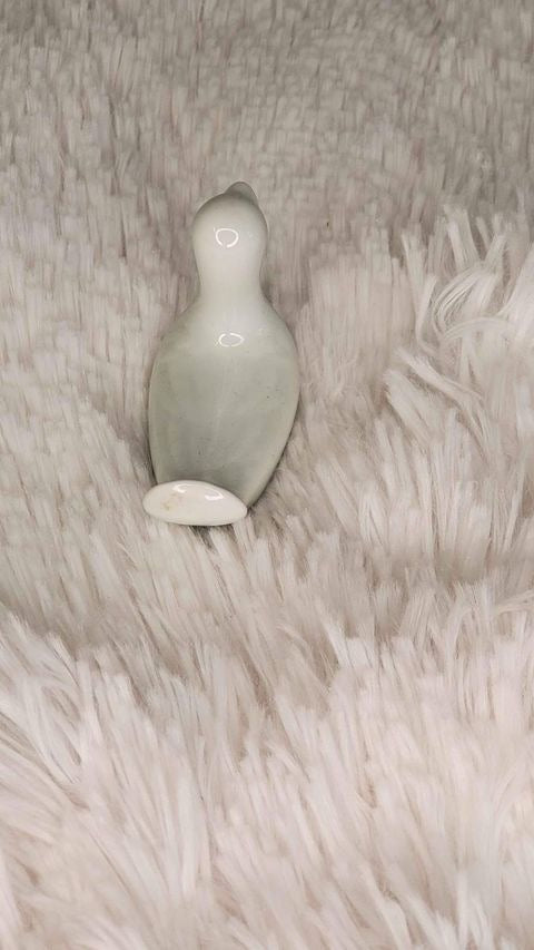pair Porcelain birds/dove image 2