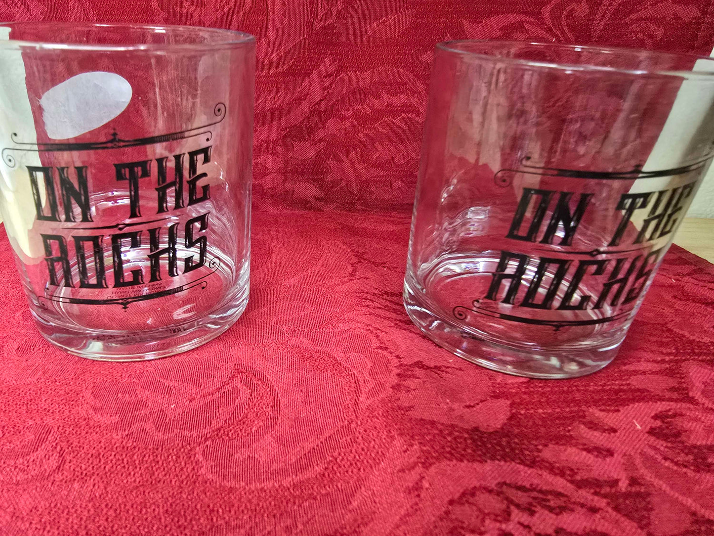 Pair on the rocks whiskey image 0