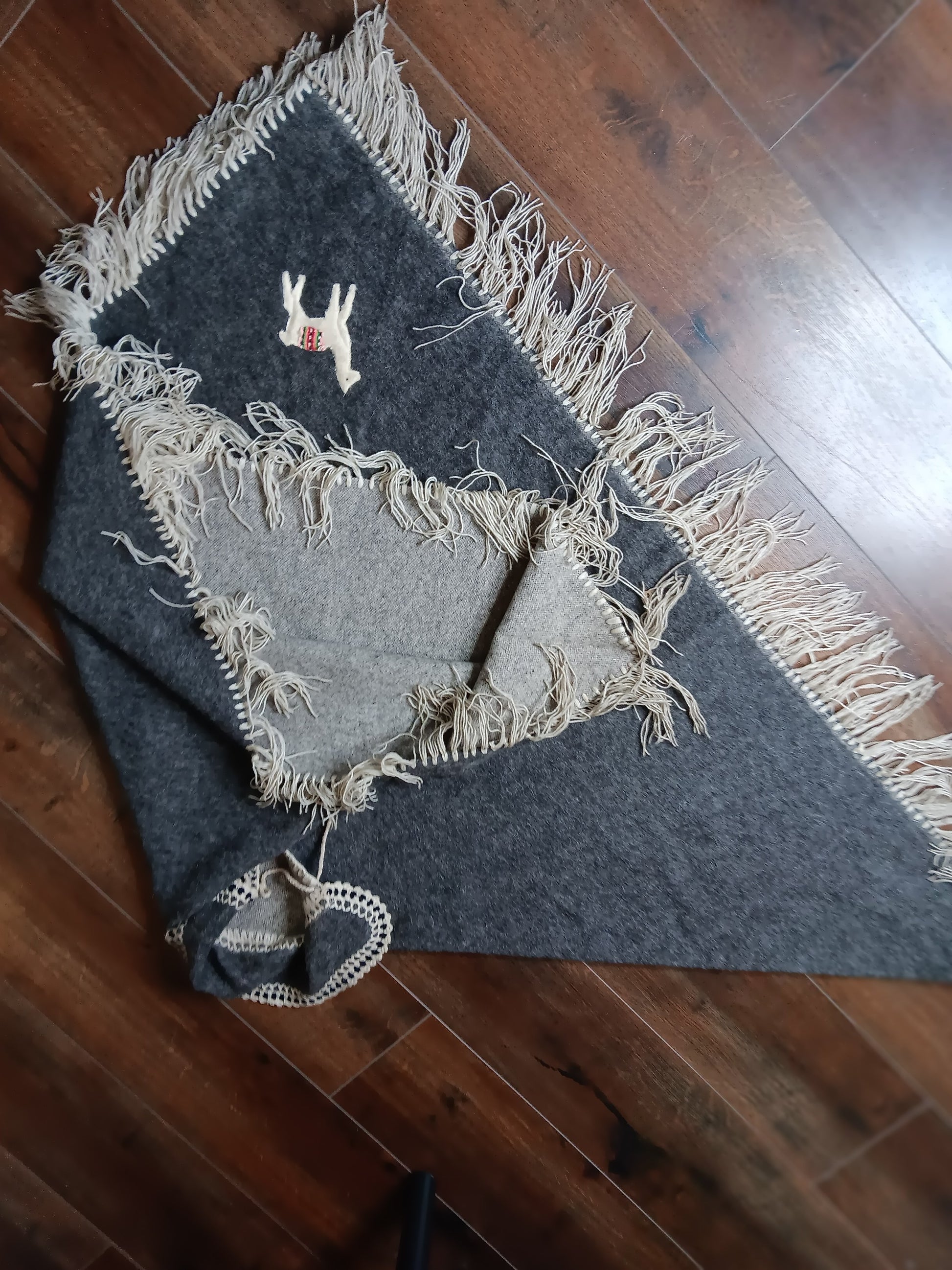 Alpaca dark gray poncho image 7
