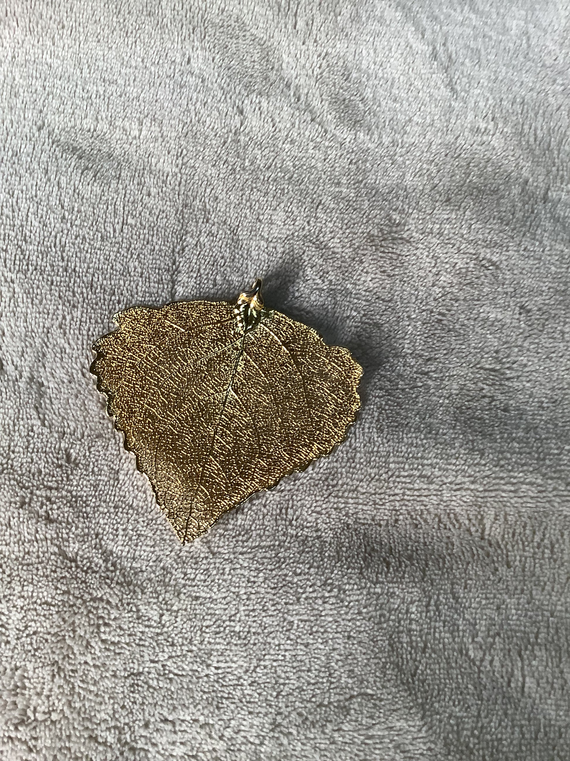 Gold color Leaf Pendant Necklace – Elegant Nature-Inspired Statement Piece image 1