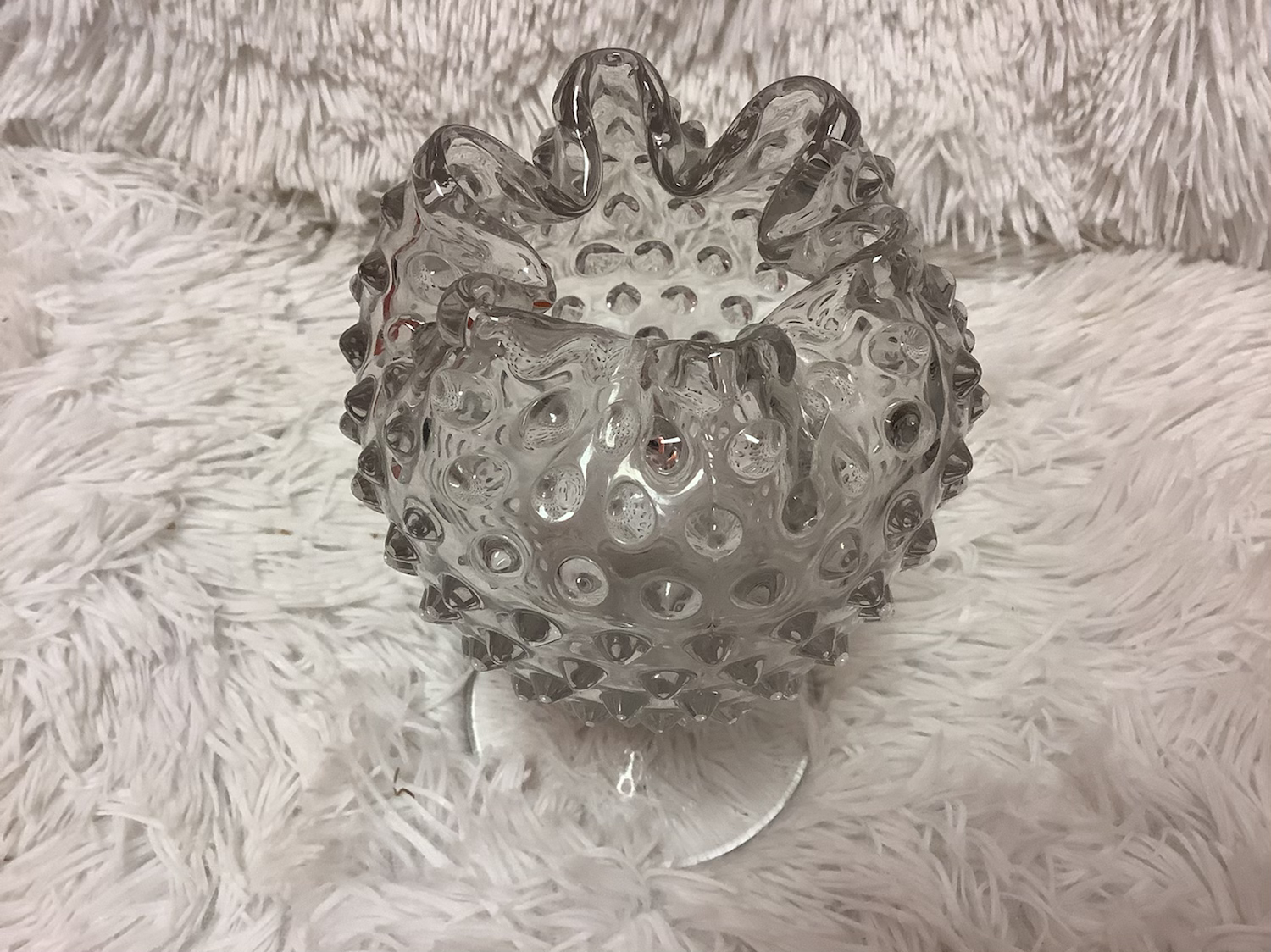 Handkerchief textured wine glass image 1