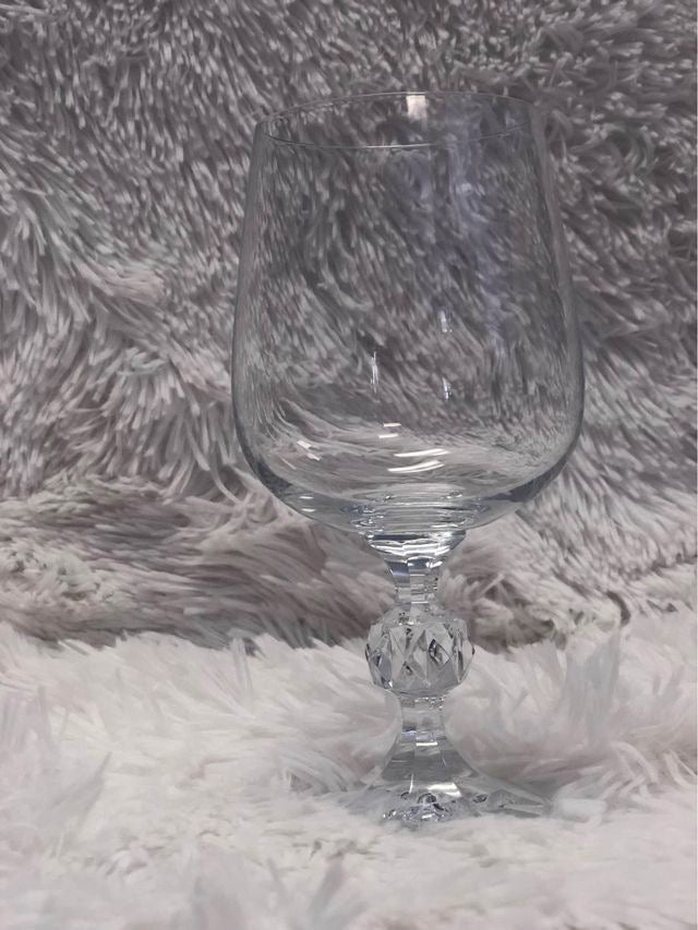 Set of 4 Claudia Bohemian crystal wine glass image 3