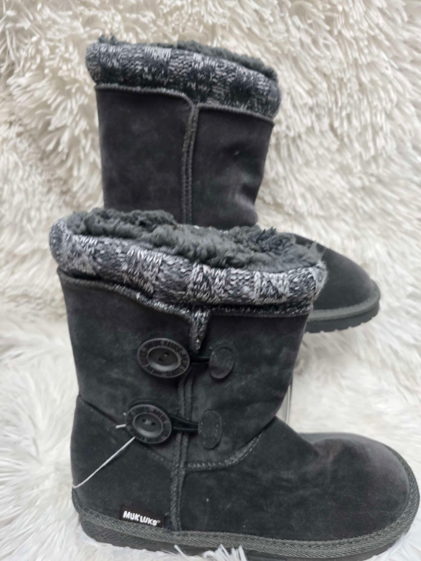 Mukluks size 7 image 0
