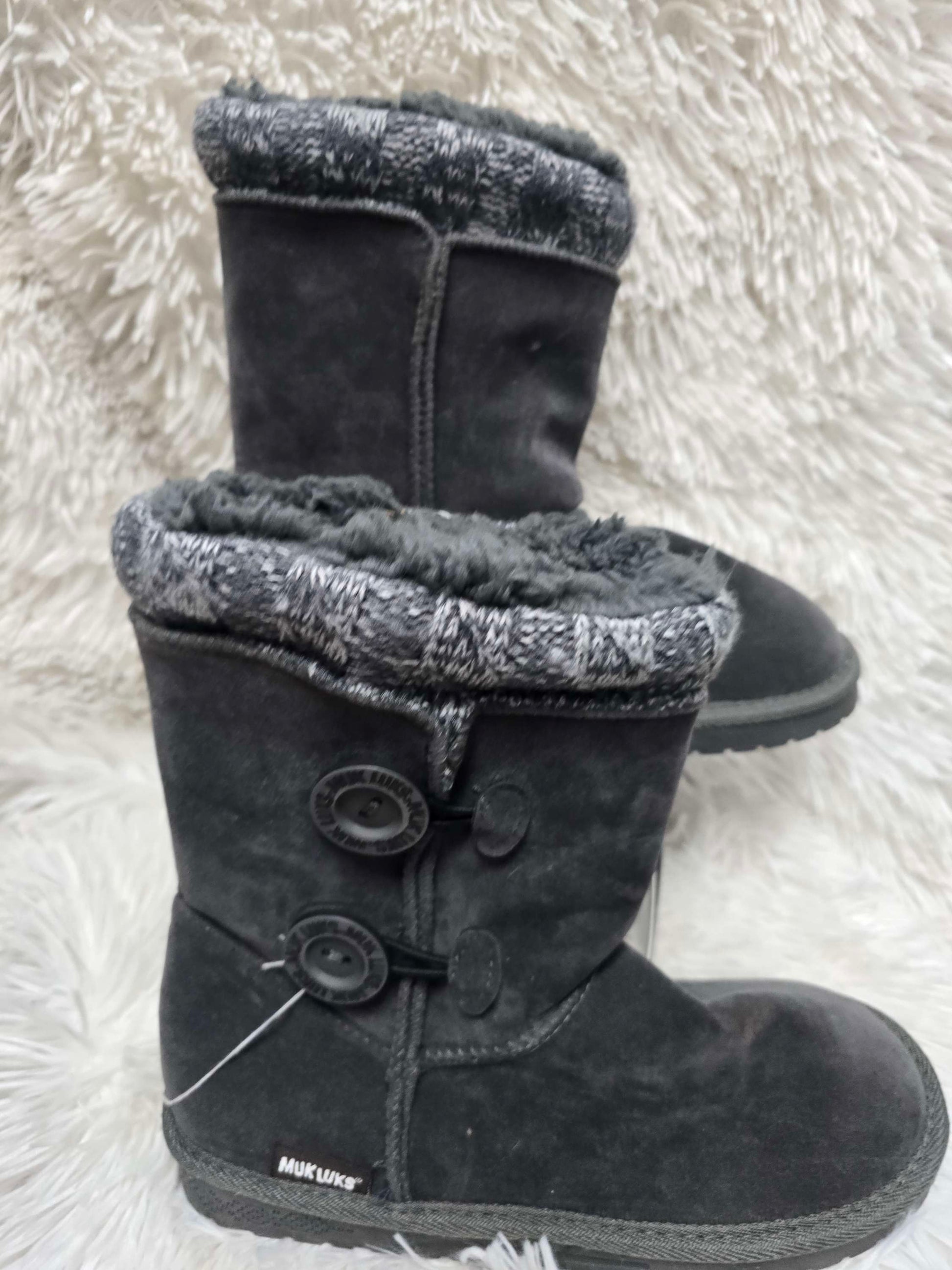 Mukluks size 7 image 0
