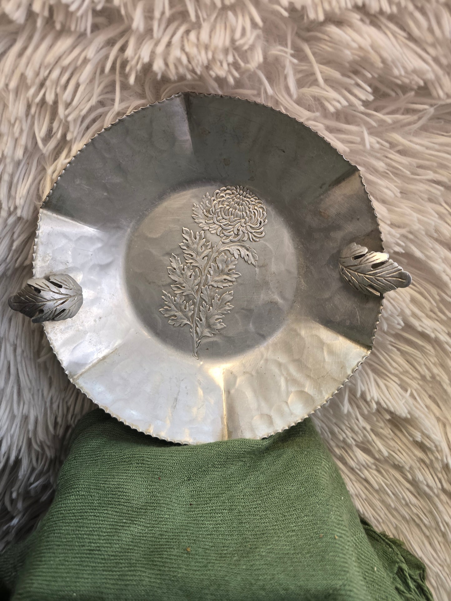 Trade Continental Silverlook Hand Wrought 566 Mum Oval Bread Tray Hammered image 1