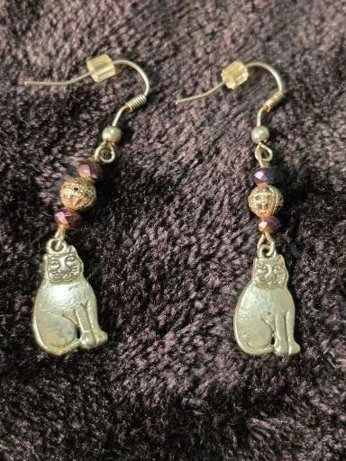 Cat earring image 0