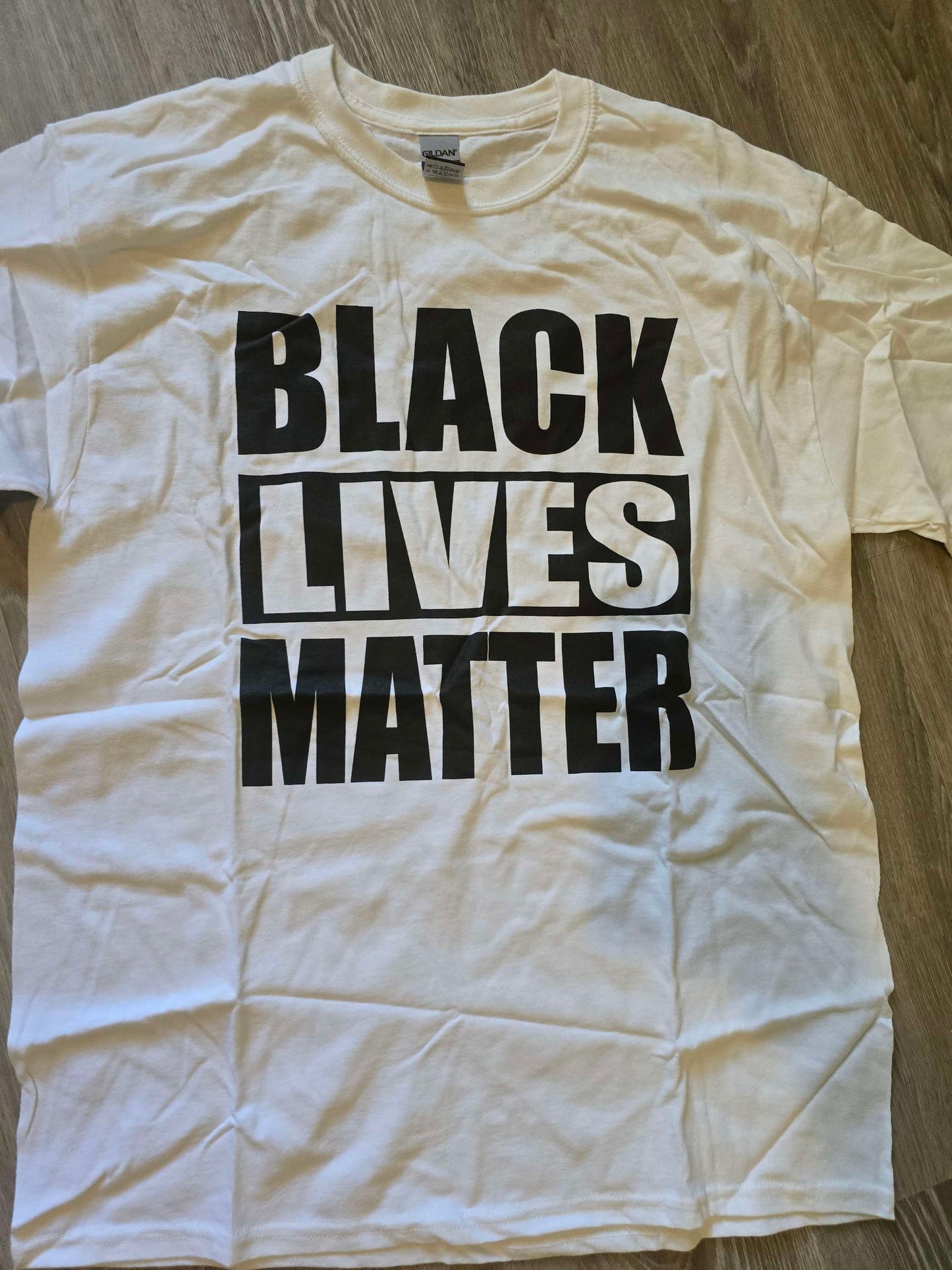 Black lives matter t-shirt size L image 3