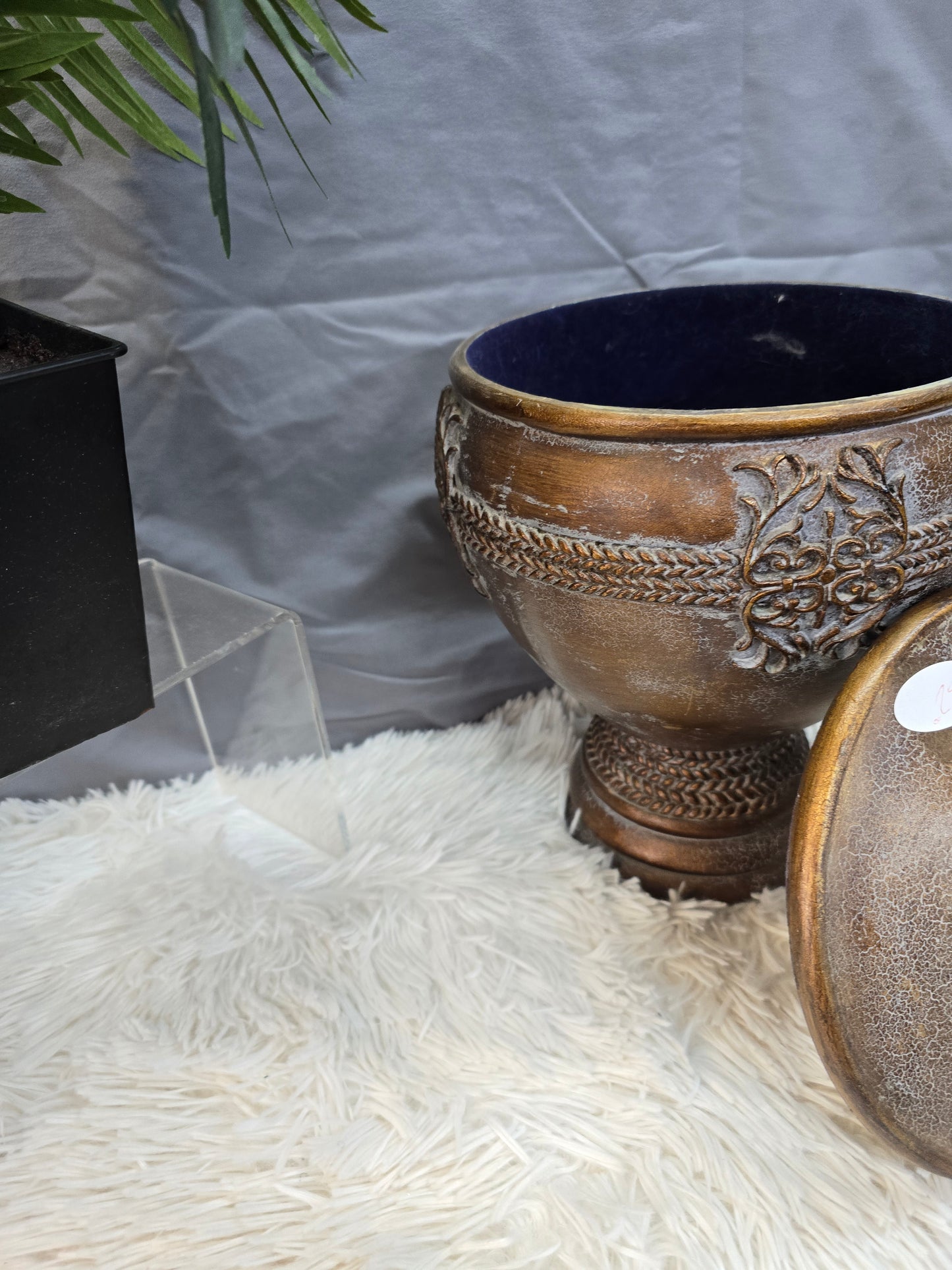 Ornate Baroque resin urn image 2