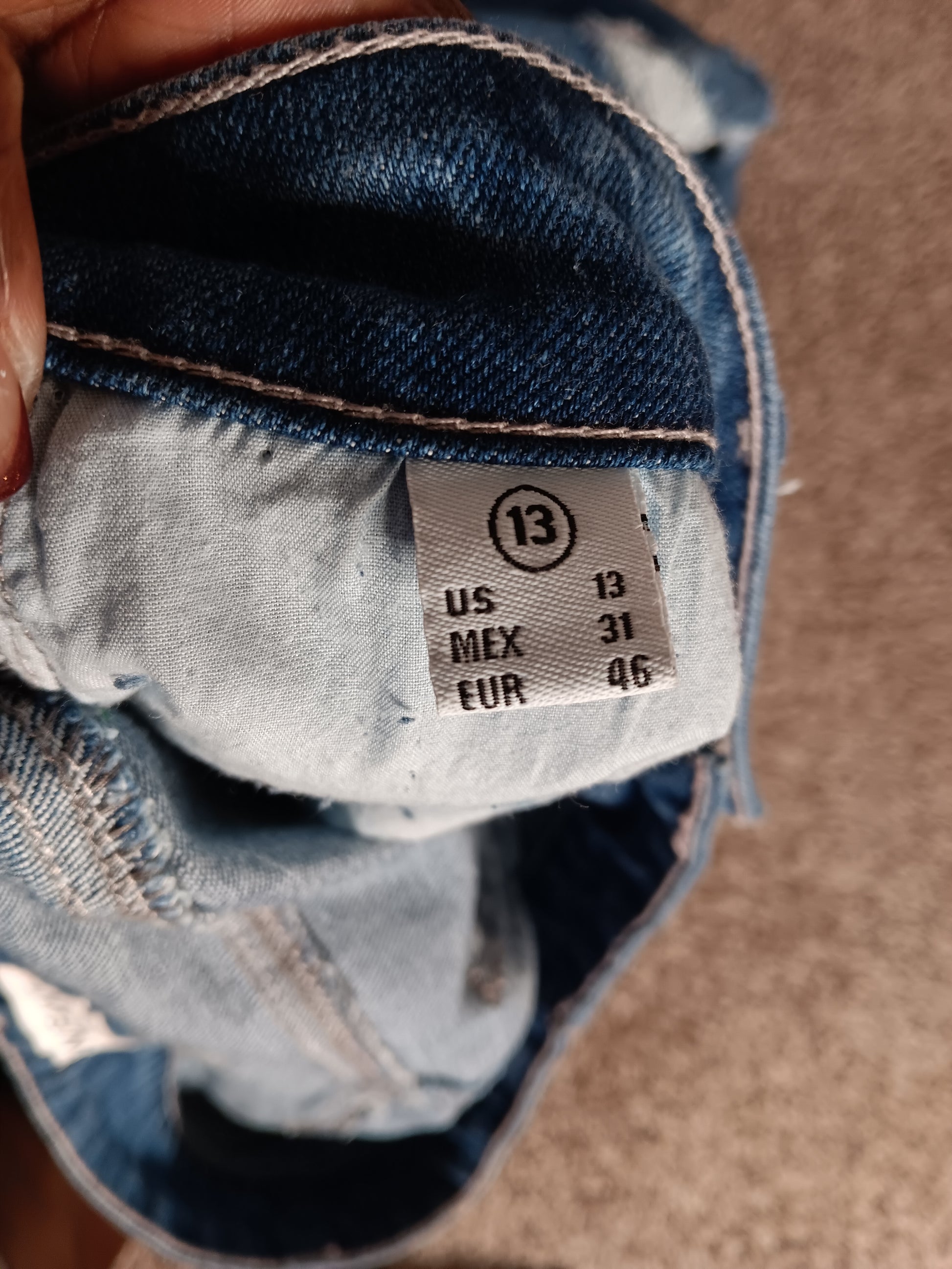 Women's Distressed Skinny Jeans – Medium Wash Denim image 2