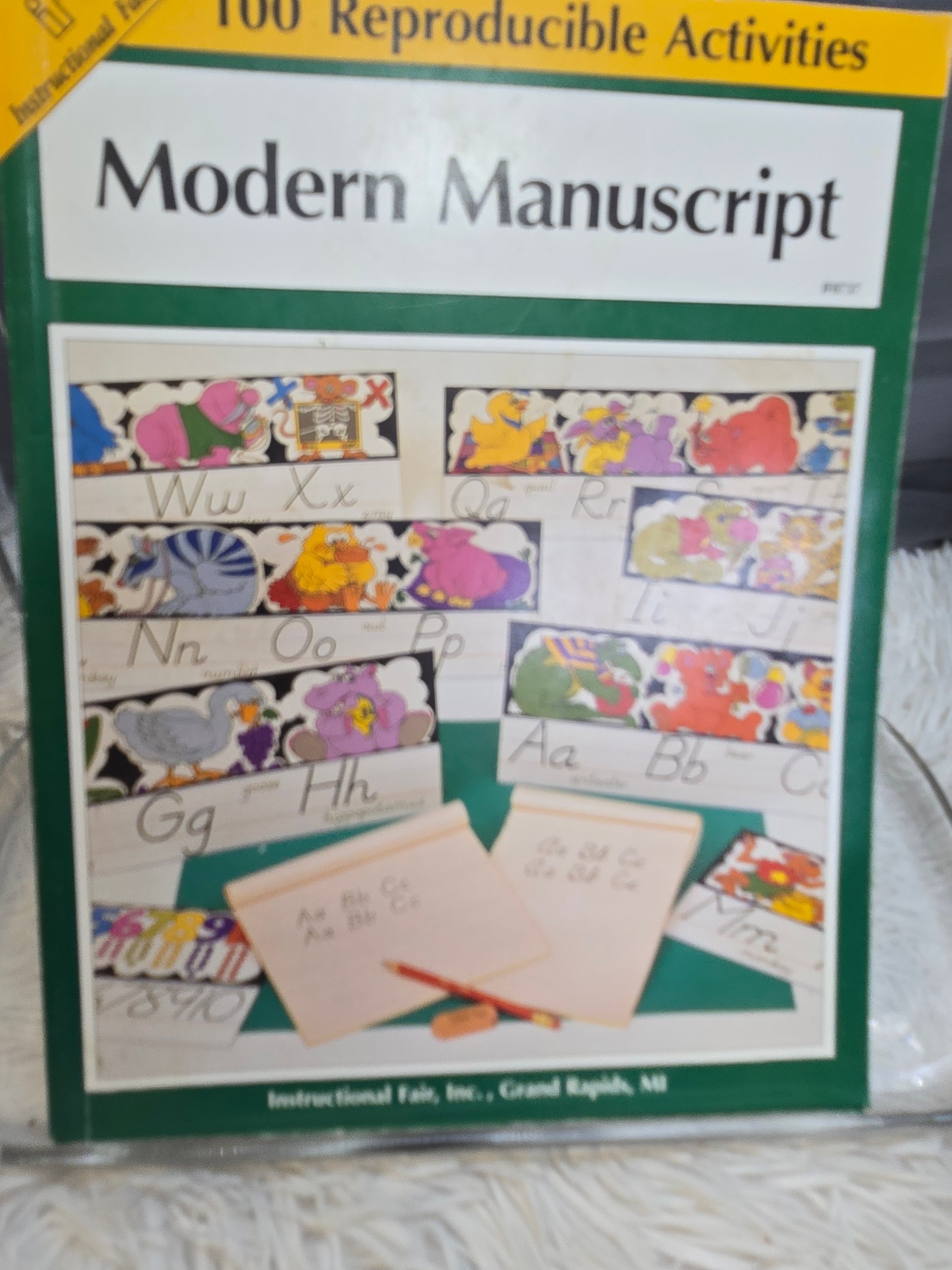Kids manuscript and puzzle books  image 2