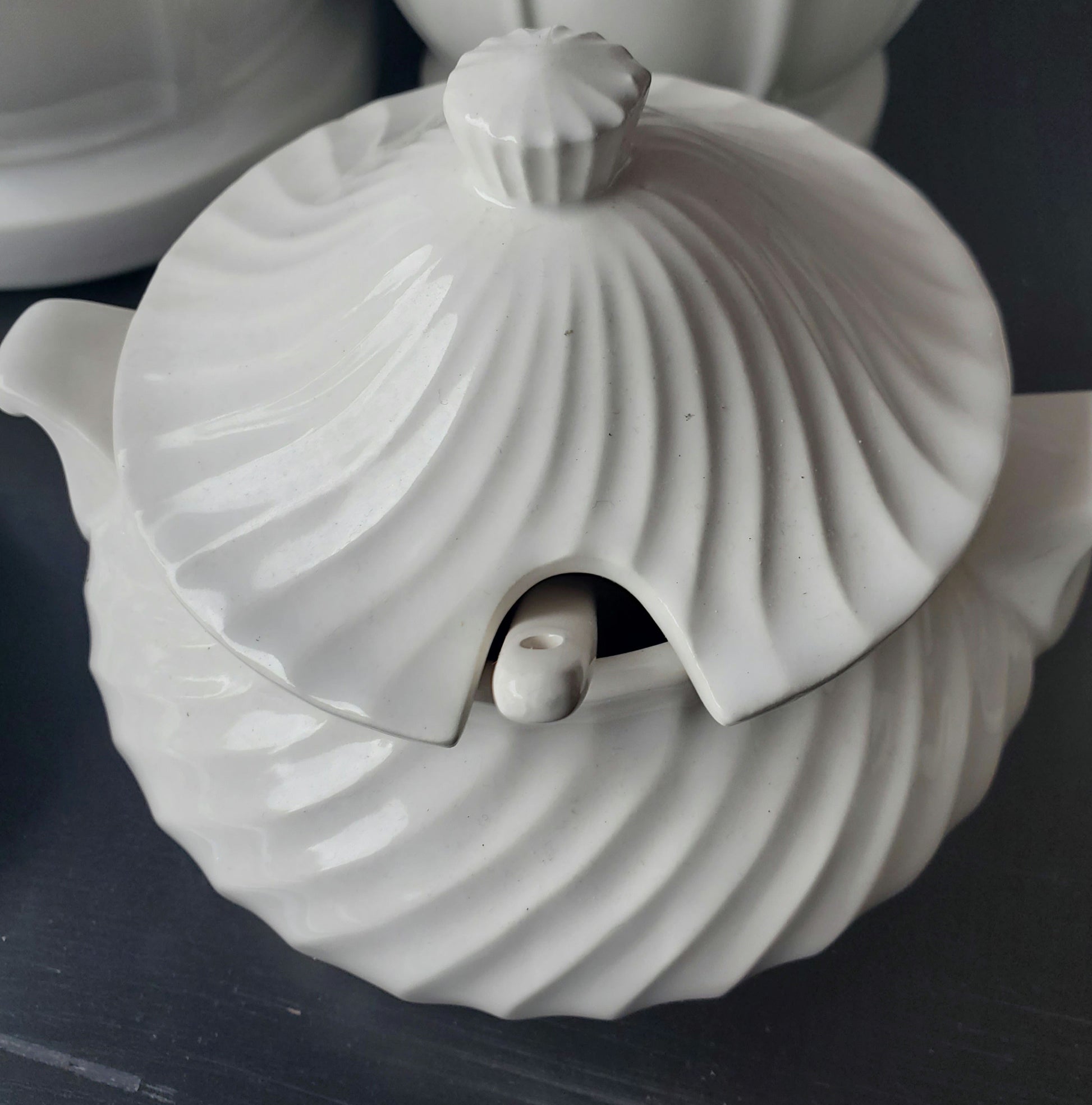 Medium size 2 piece white sugar bowl set image 0